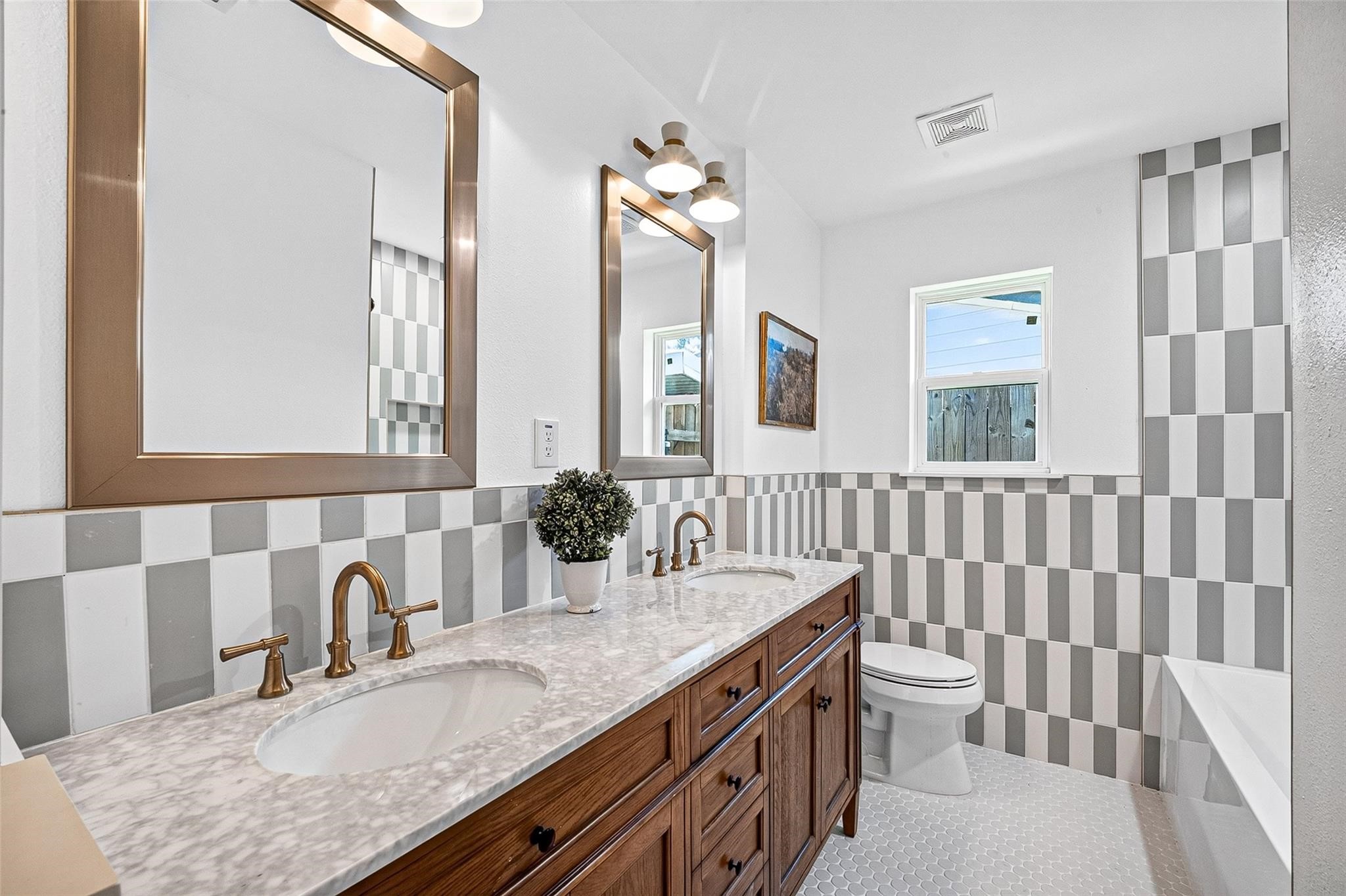 1338 Seaspray Court, Houston, TX 77008