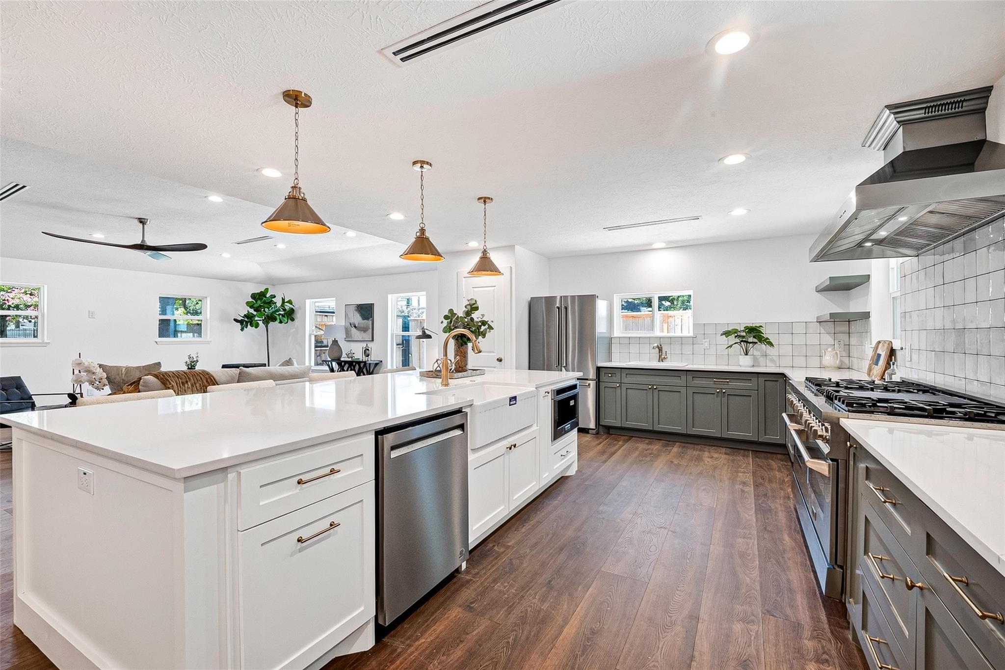 1338 Seaspray Court, Houston, TX 77008