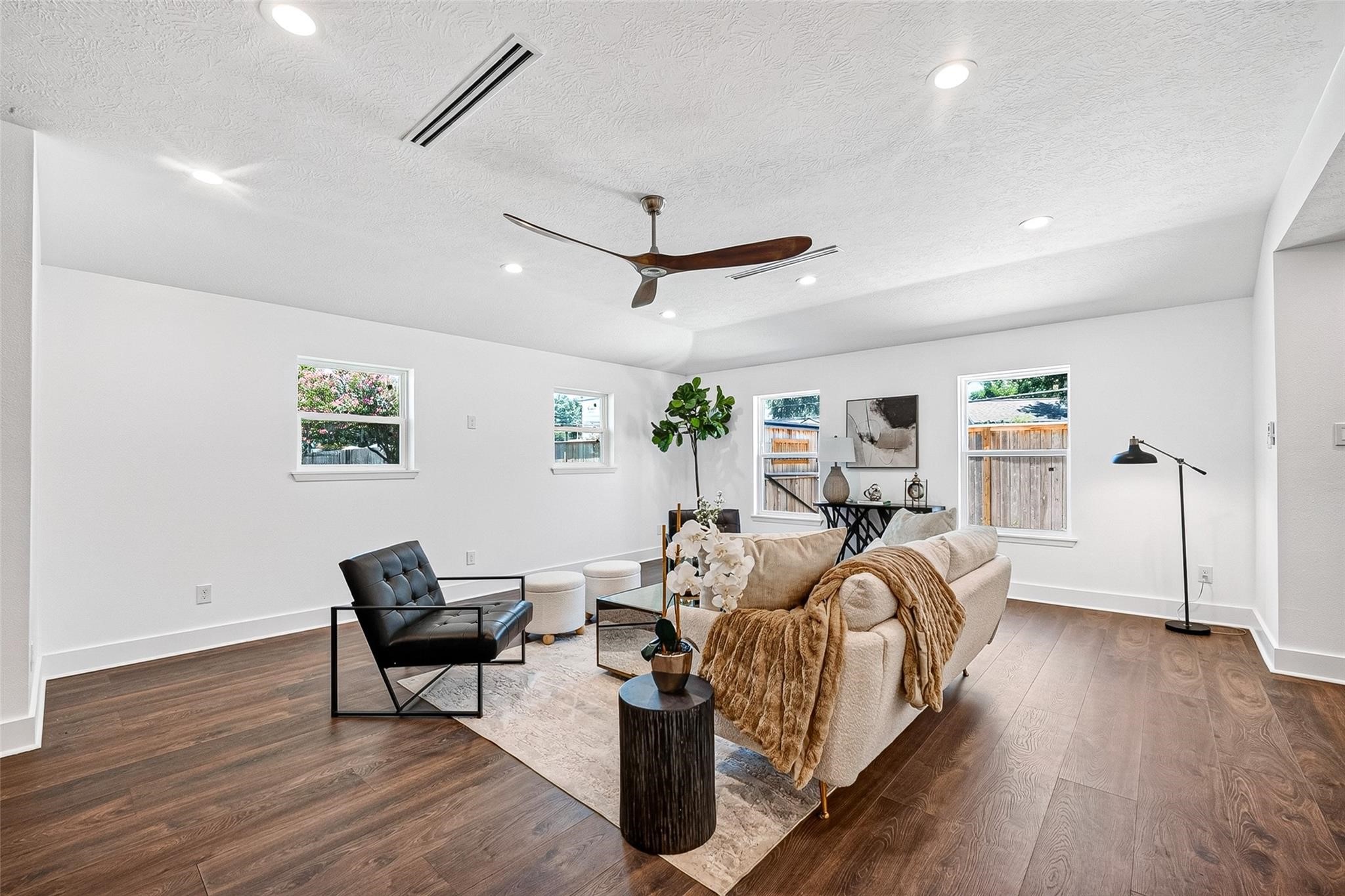 1338 Seaspray Court, Houston, TX 77008 1338 Seaspray Court, Houston, TX 77008