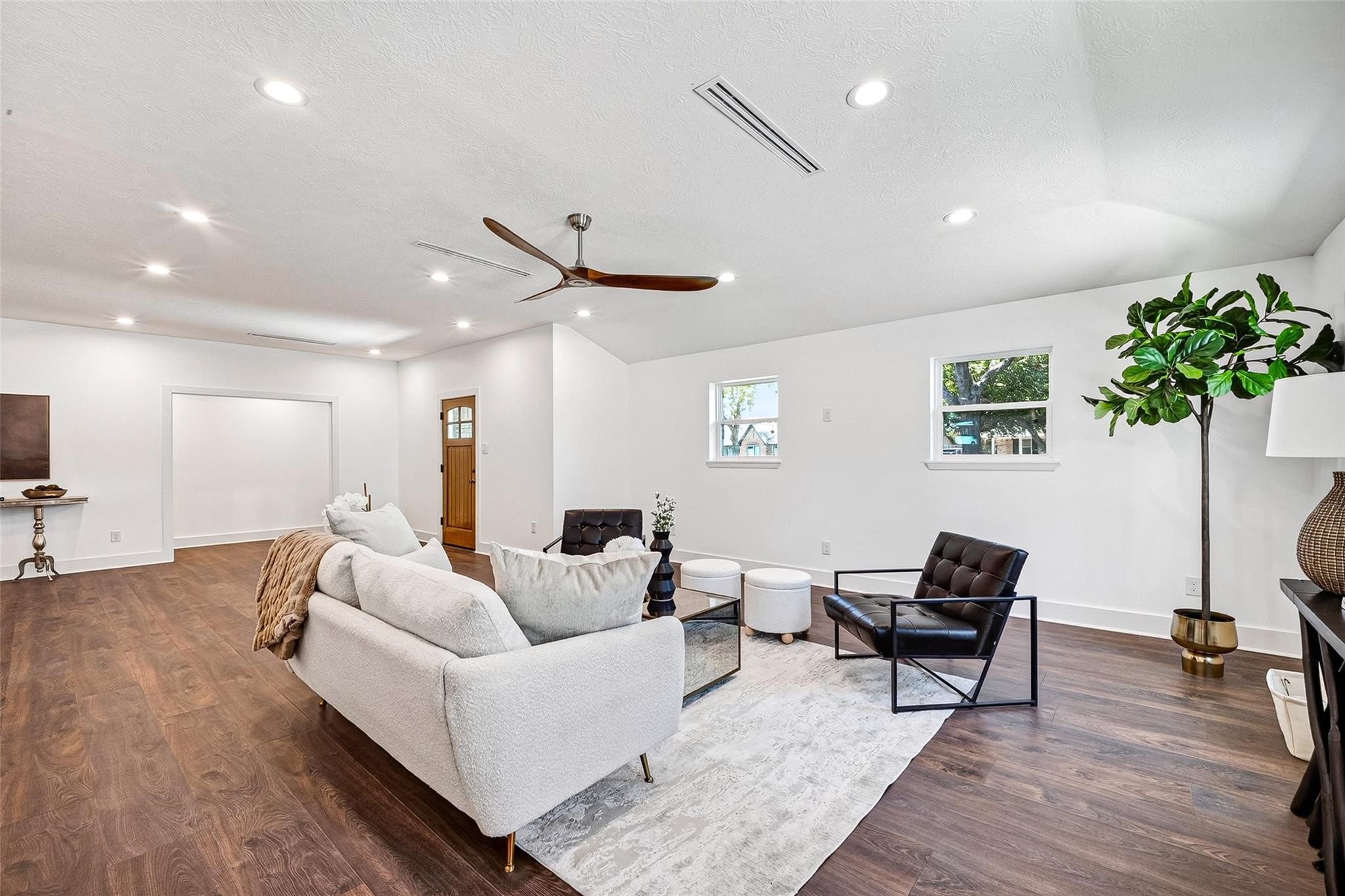 1338 Seaspray Court, Houston, TX 77008 1338 Seaspray Court, Houston, TX 77008