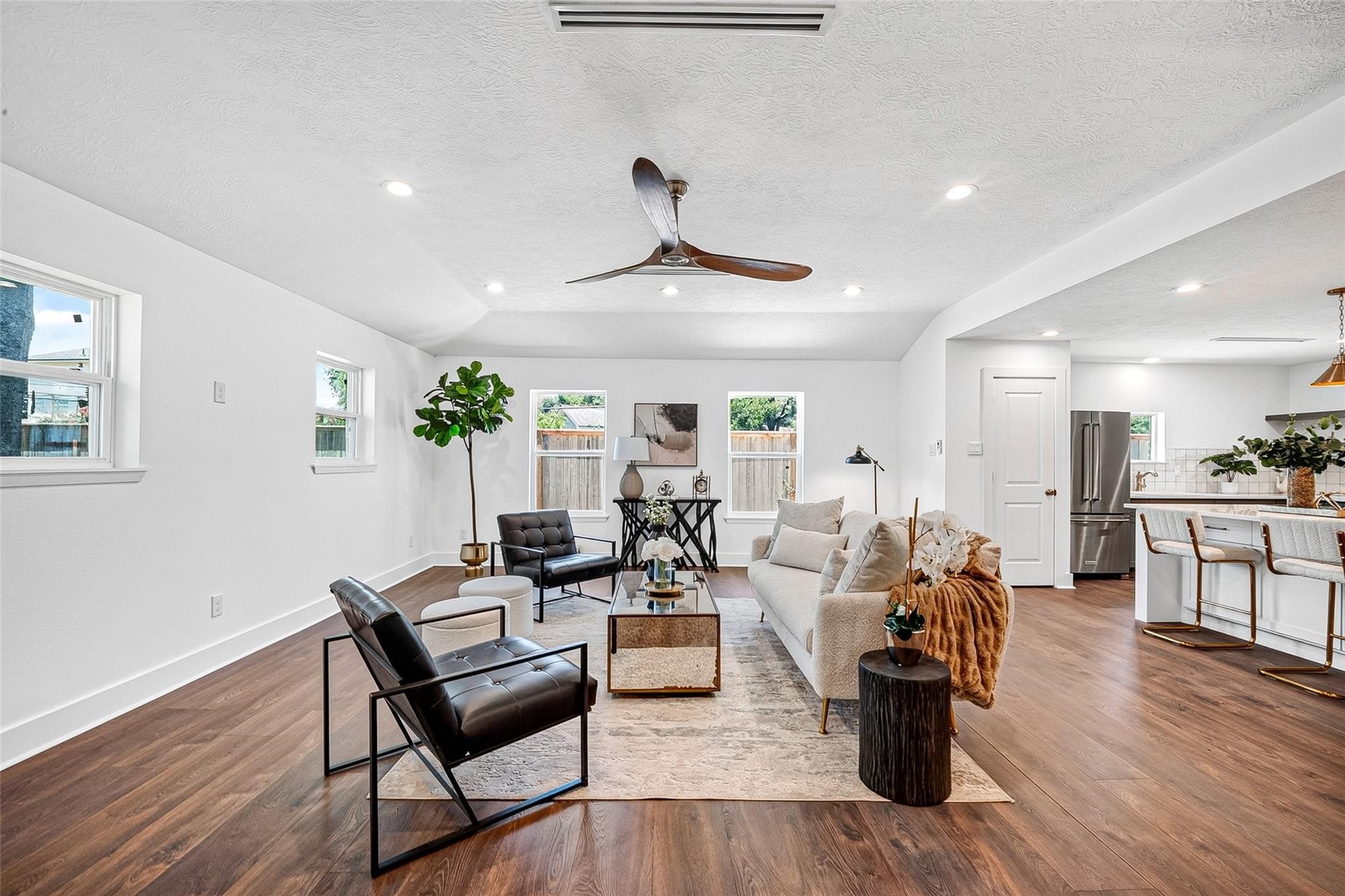 1338 Seaspray Court, Houston, TX 77008 1338 Seaspray Court, Houston, TX 77008
