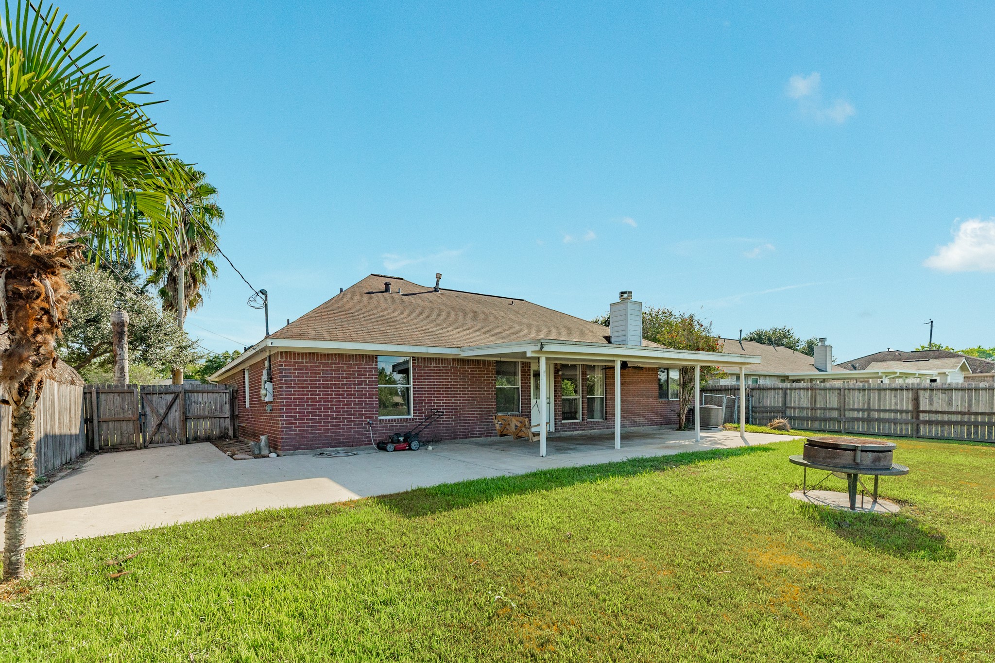 3425 Van Ness Drive, Alvin, TX 77511