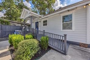 2607 North Freeway, Houston, TX 77009