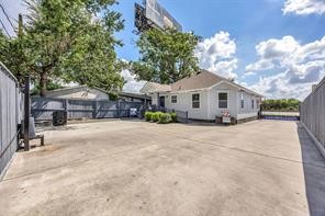 2607 North Freeway, Houston, TX 77009