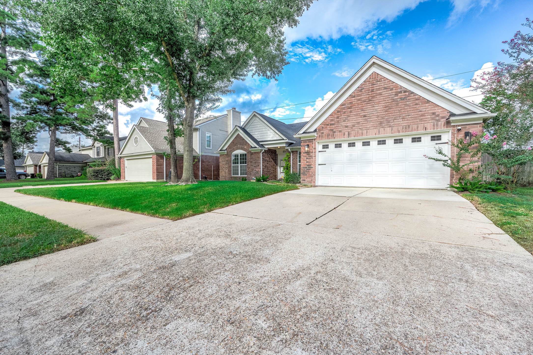 This home sits on a lot with ample
yard space in front and the back,
lush landscaping and wellmaintained yard! This home sits on a lot with ample
yard space in front and the back,
lush landscaping and wellmaintained yard!