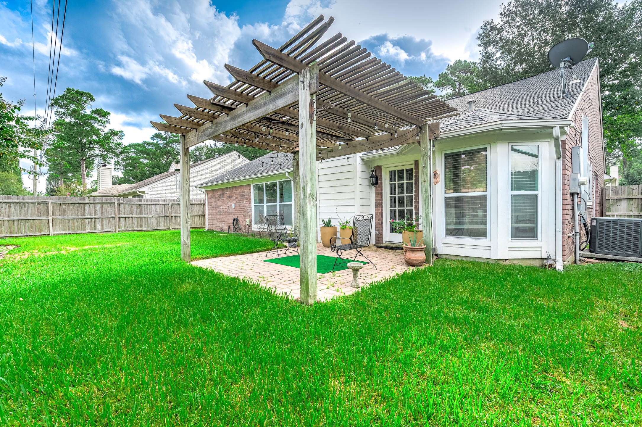 Come and see this spacious
backyard with a beautiful patio!