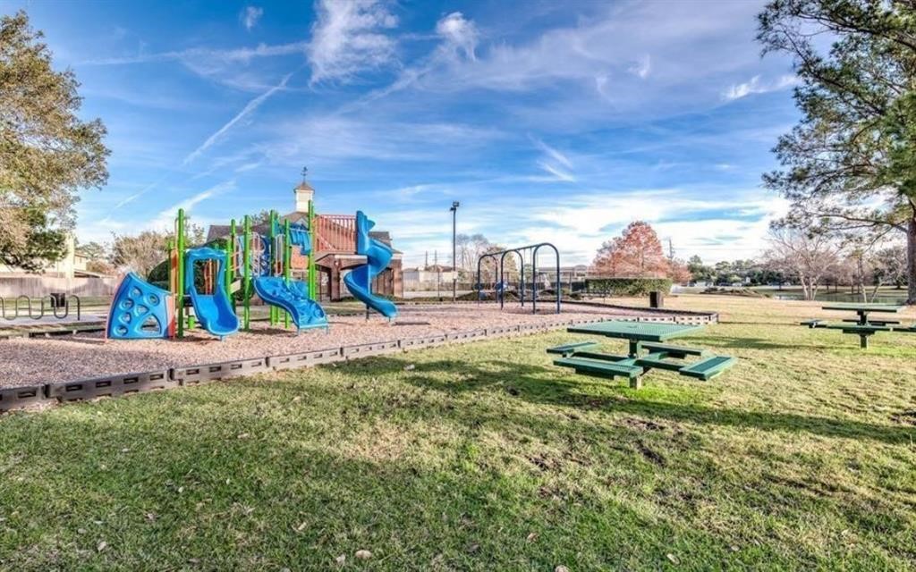 There are multiple sitting areas in the parks and playgrounds!