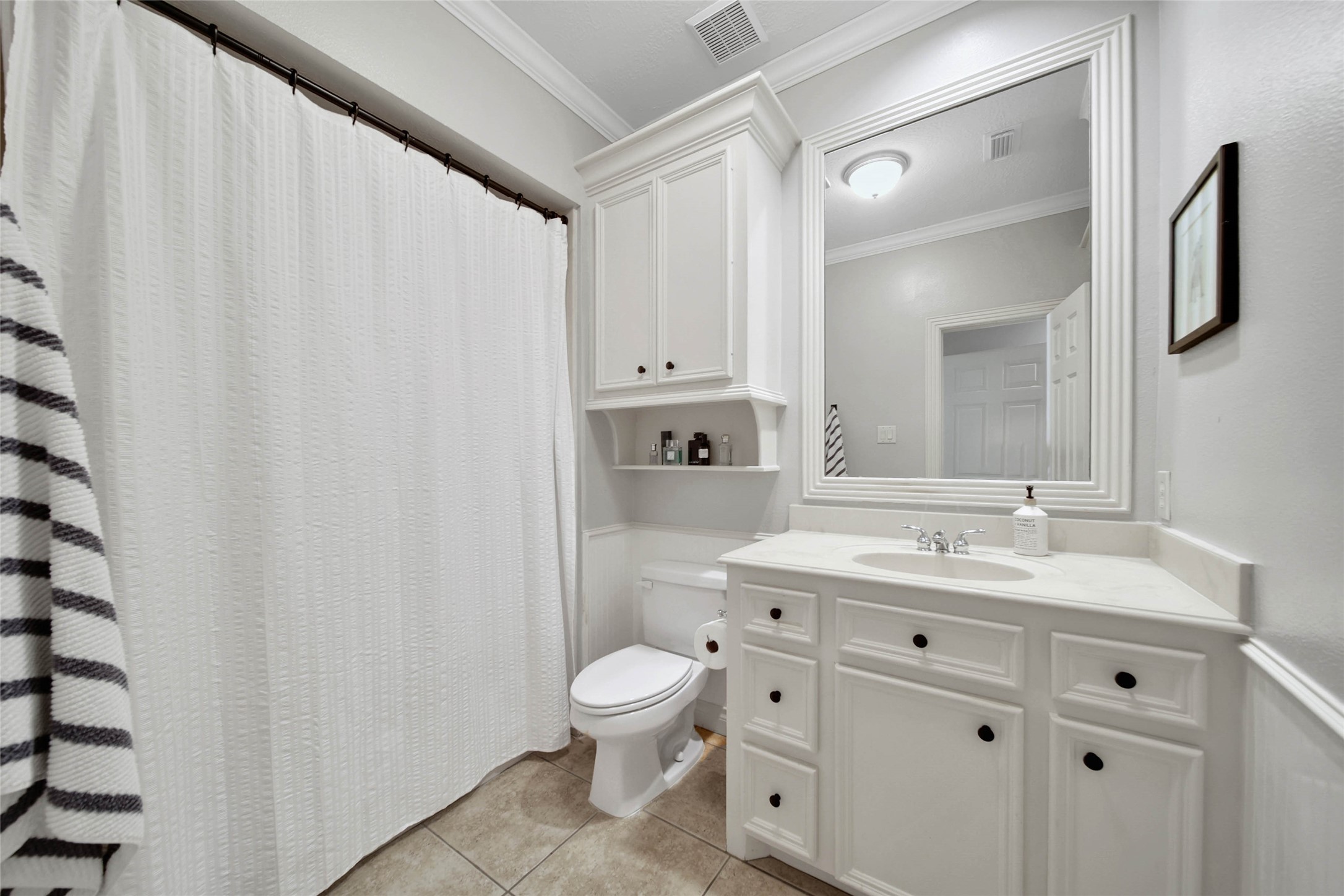 In suite Bath 4
