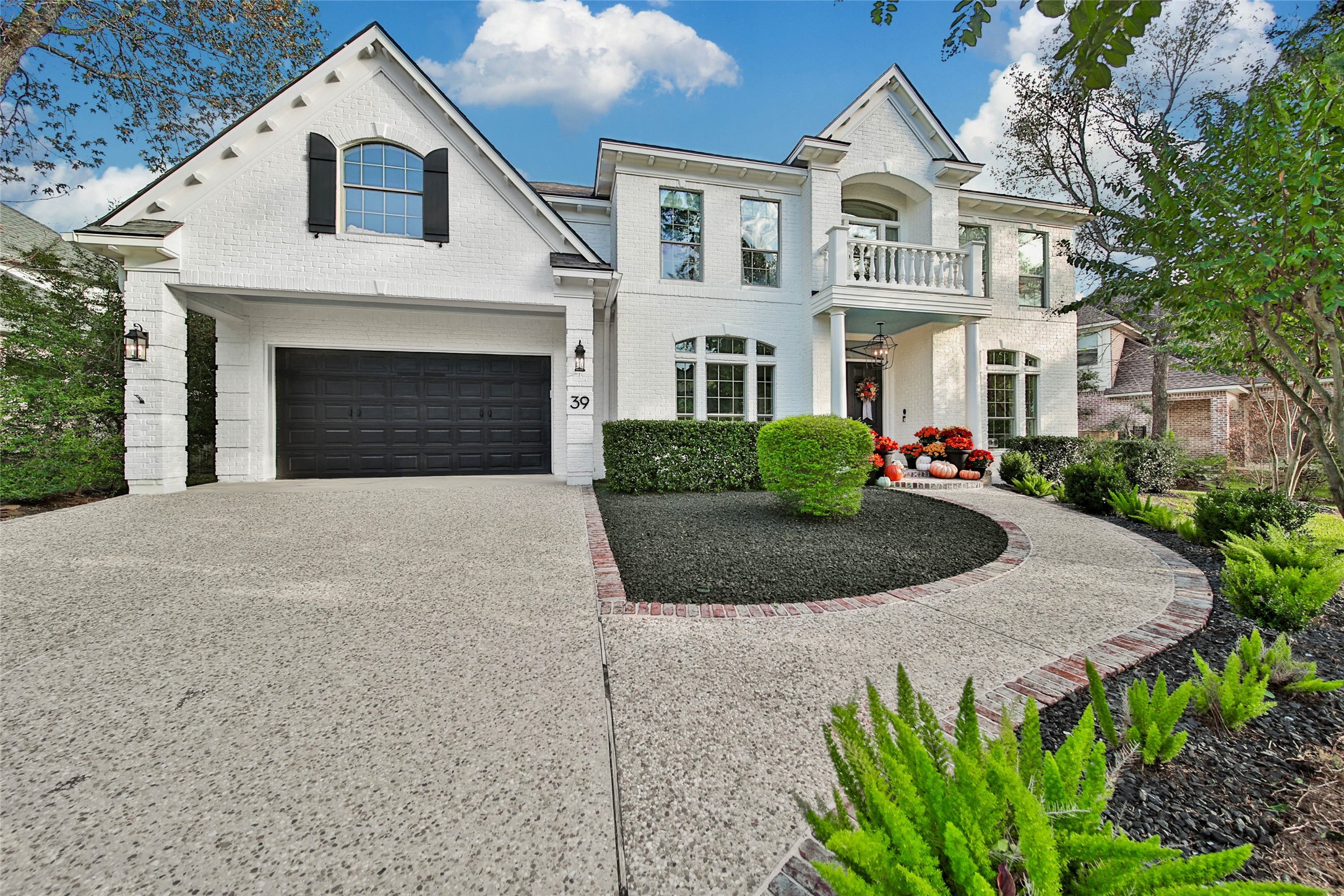 39 W Old Sterling Circle, The Woodlands, TX 77382