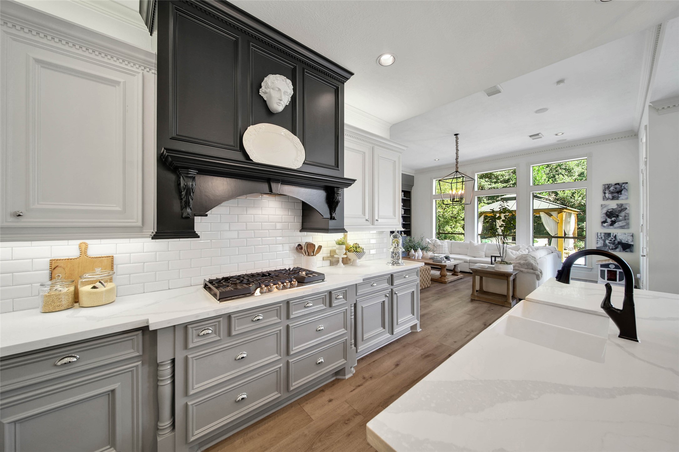39 W Old Sterling Circle, The Woodlands, TX 77382