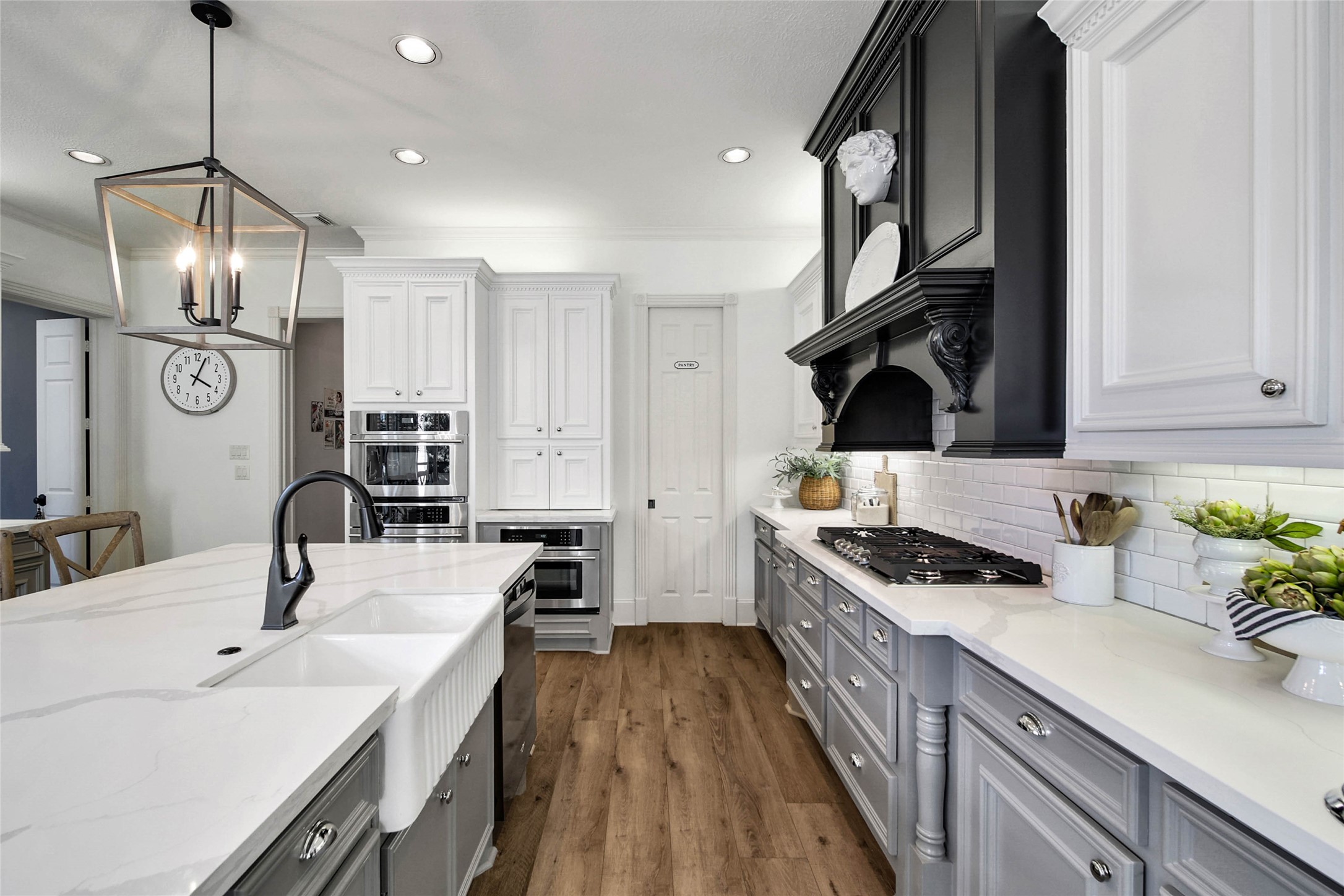 39 W Old Sterling Circle, The Woodlands, TX 77382
