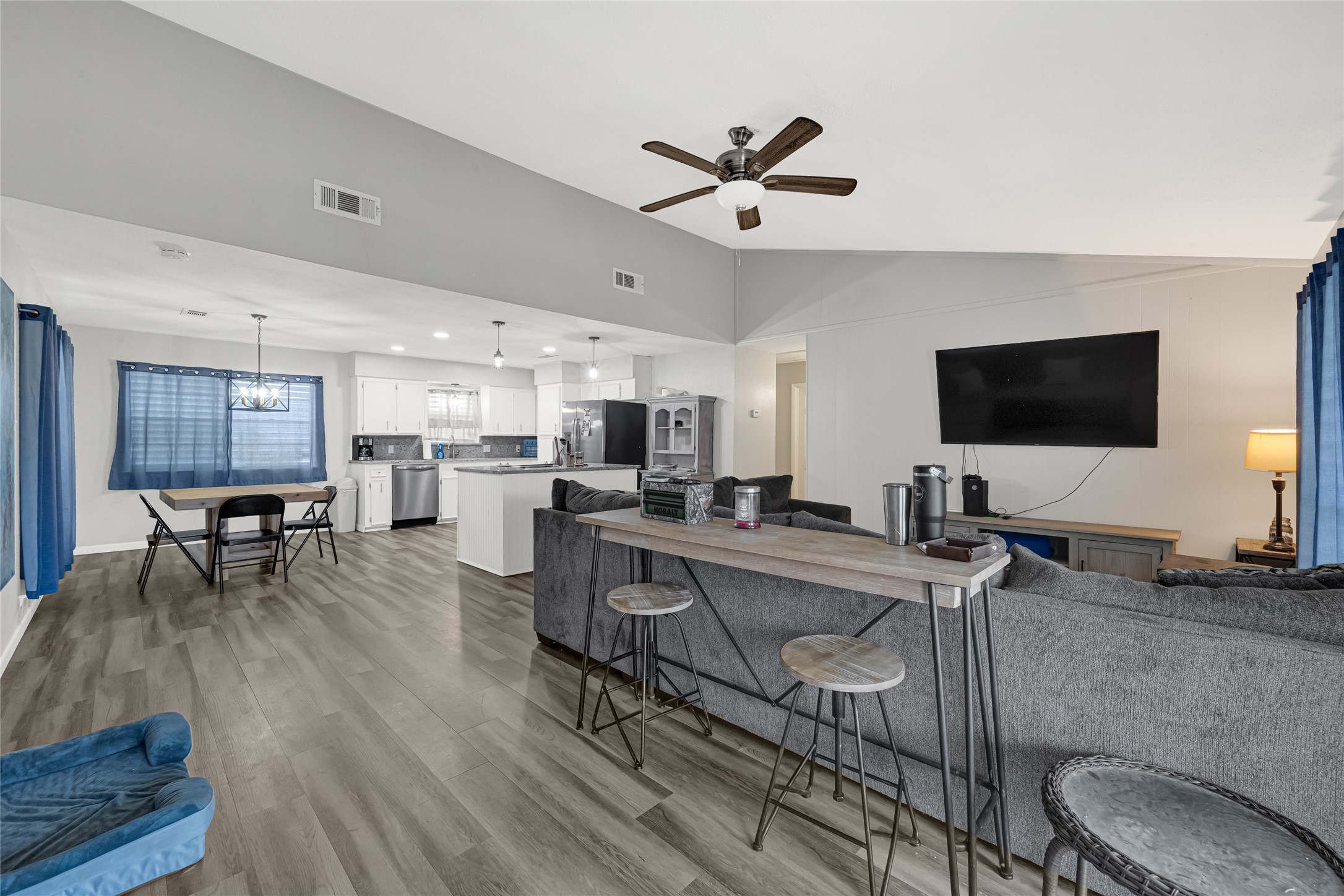 1227 Sailfish St, Hitchcock, TX 77563 1227 Sailfish St, Hitchcock, TX 77563