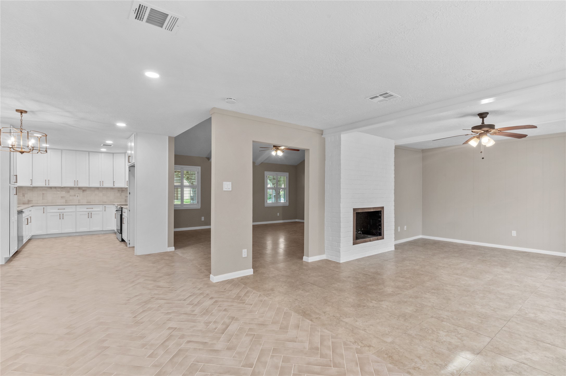 Lots of living space! Lots of living space!