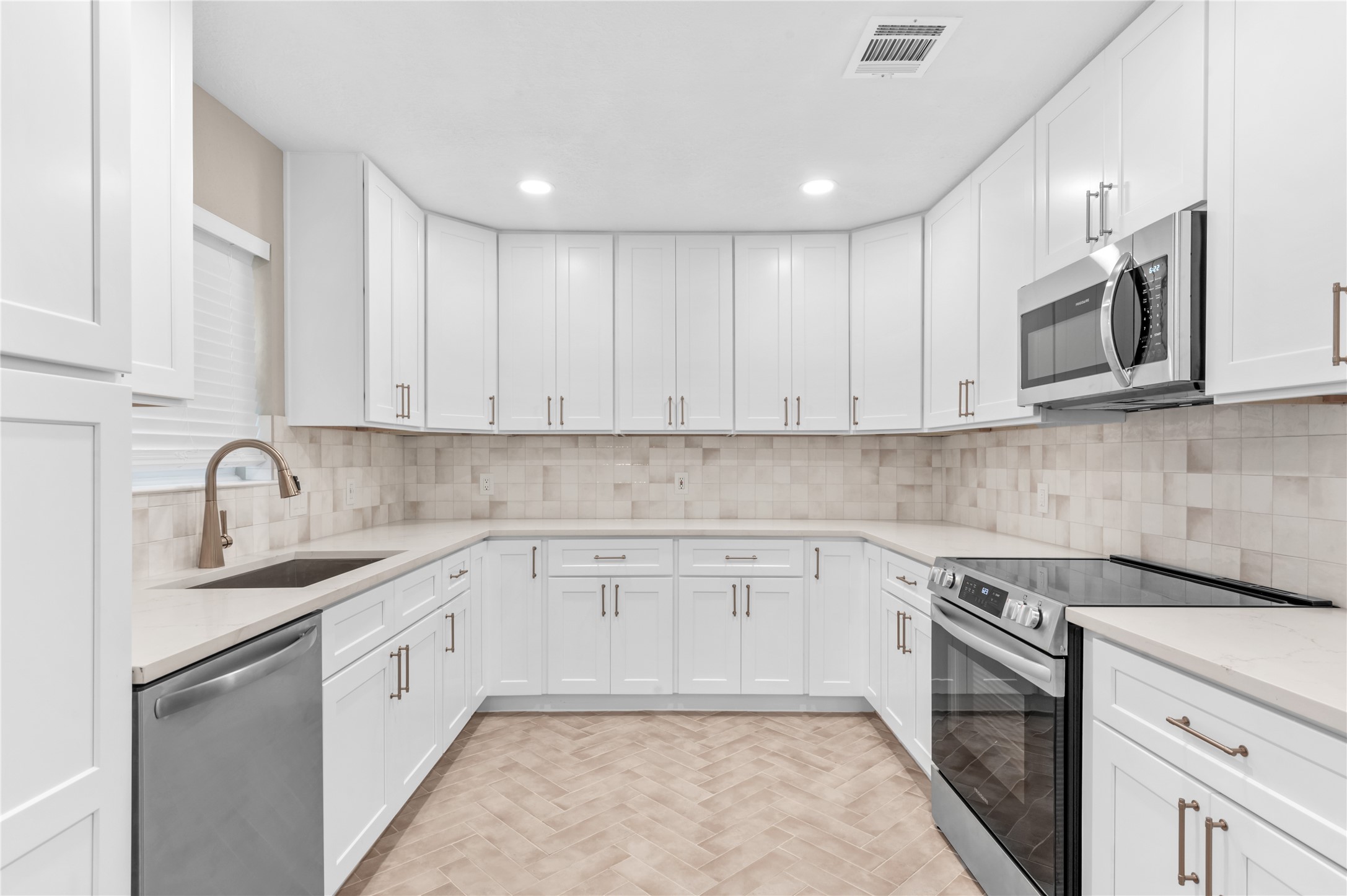 Beautifully updated kitchen