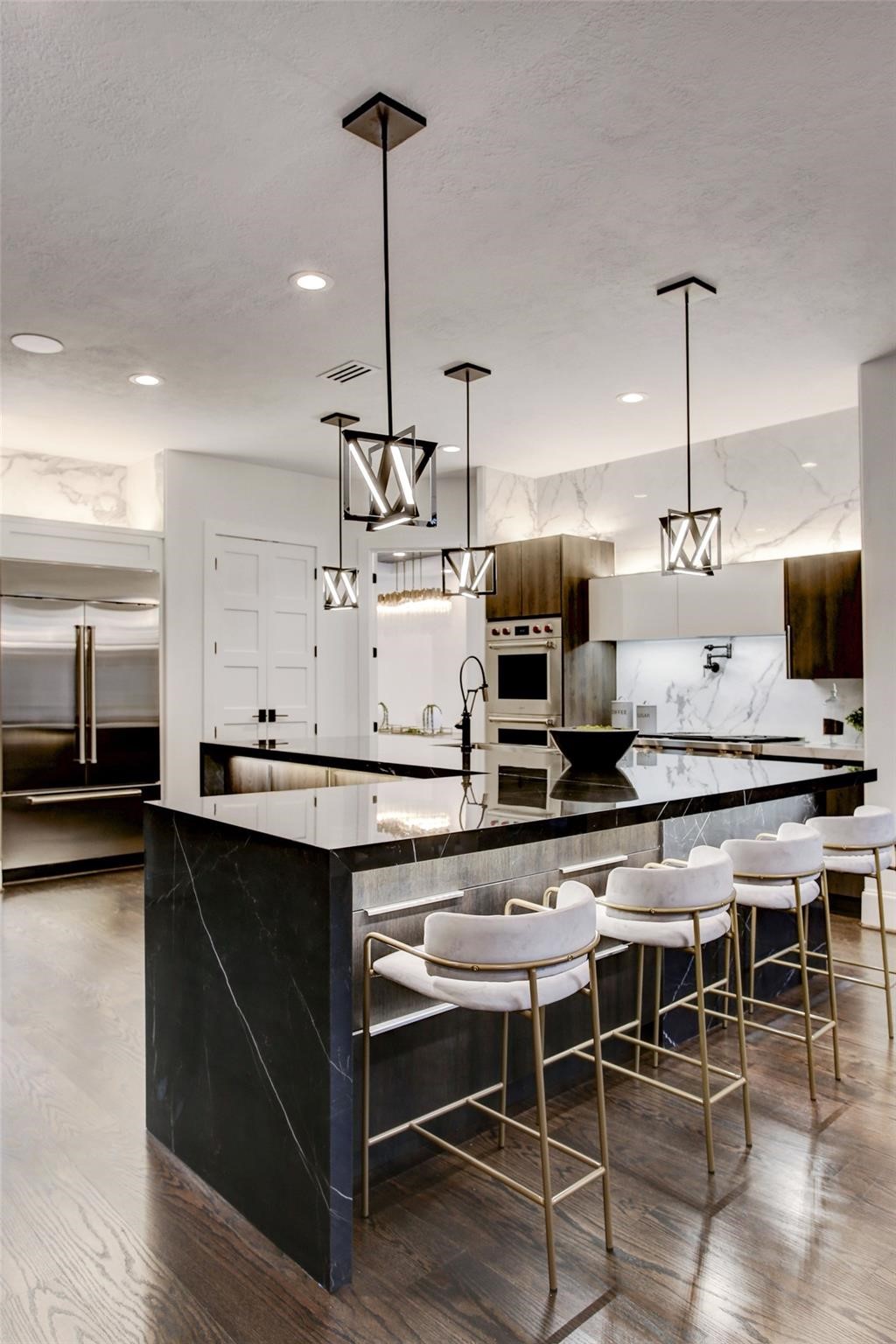 5158 Huckleberry Circle, Houston, TX 77056 5158 Huckleberry Circle, Houston, TX 77056