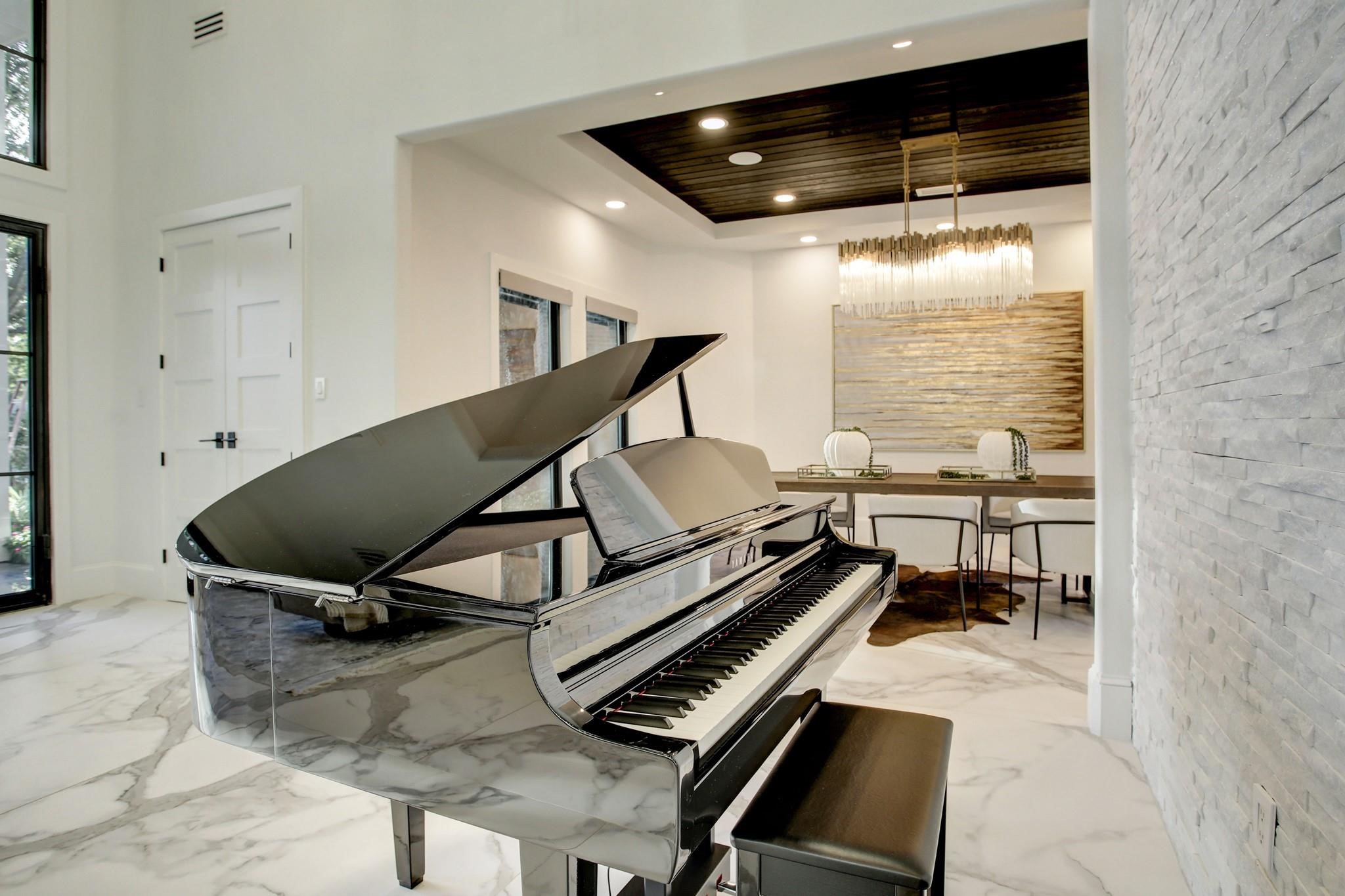 5158 Huckleberry Circle, Houston, TX 77056 5158 Huckleberry Circle, Houston, TX 77056