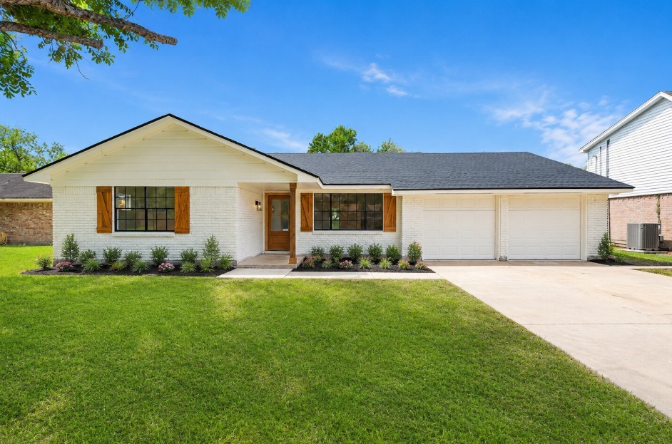 Welcome Home! This beautifully renovated property is nestled in the peaceful Angleton area and offers modern updates with a warm, inviting feel. Come on in and discover a move-in ready home designed for comfortable living!
