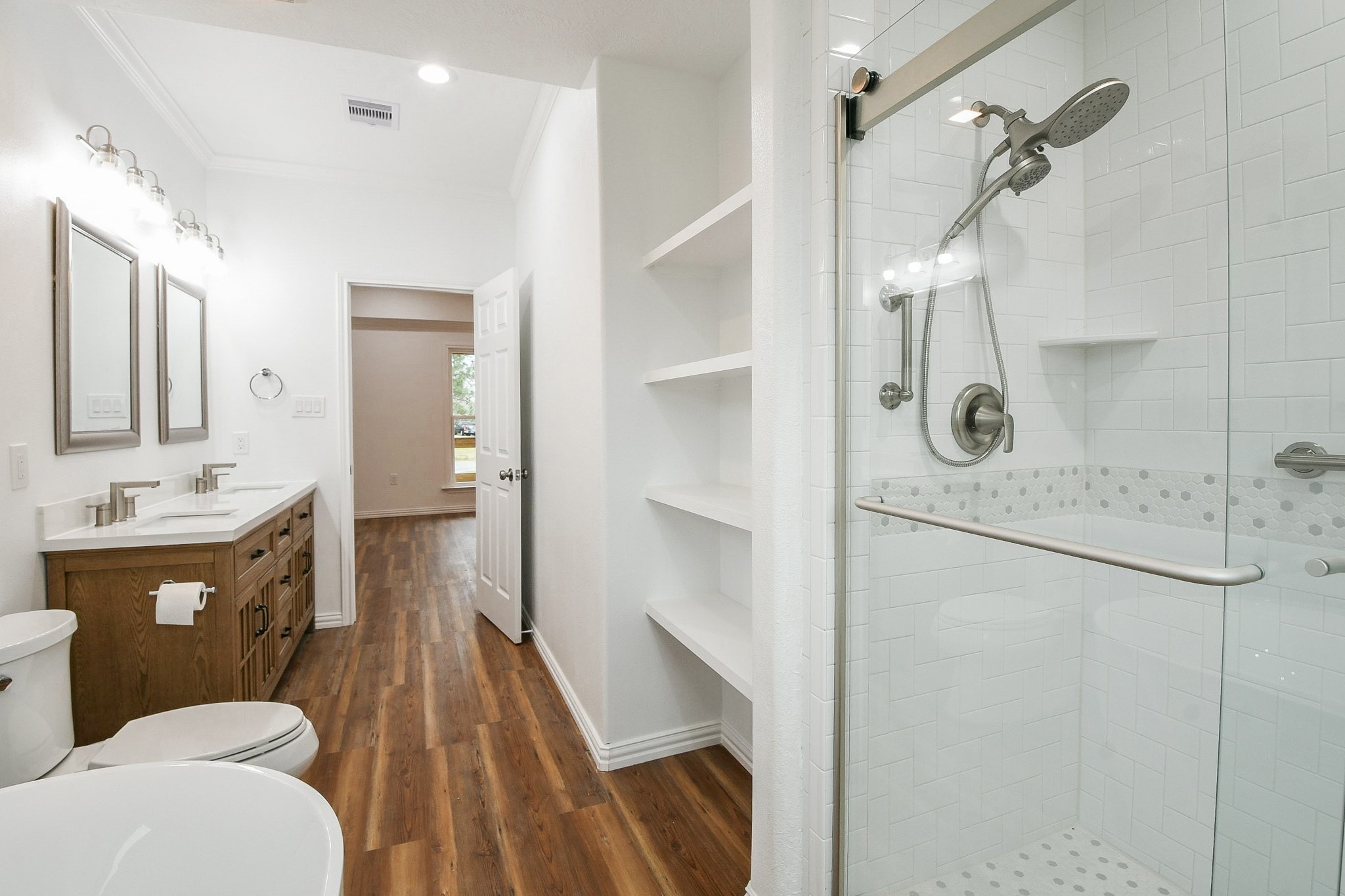 Double sinks with upgraded fixtures