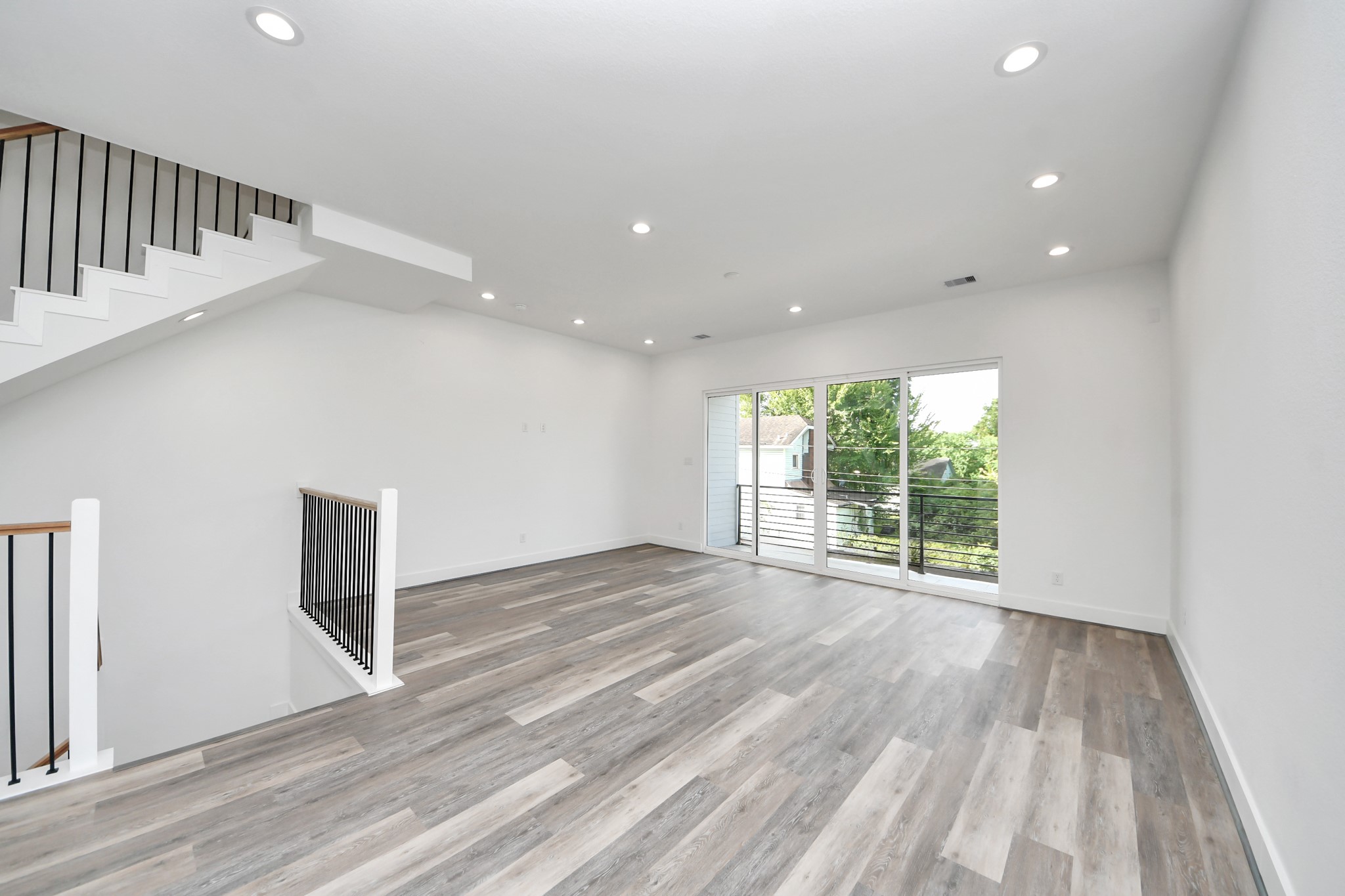 Open living room/ Dining area (Sample photo from same floor plan next to the address)