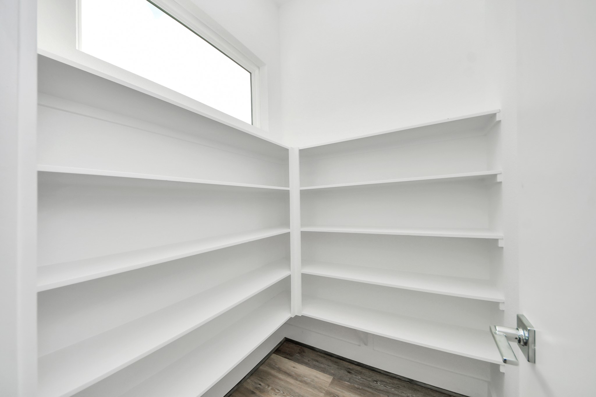 Walk in pantry (Sample photo from same floor plan next to the address)