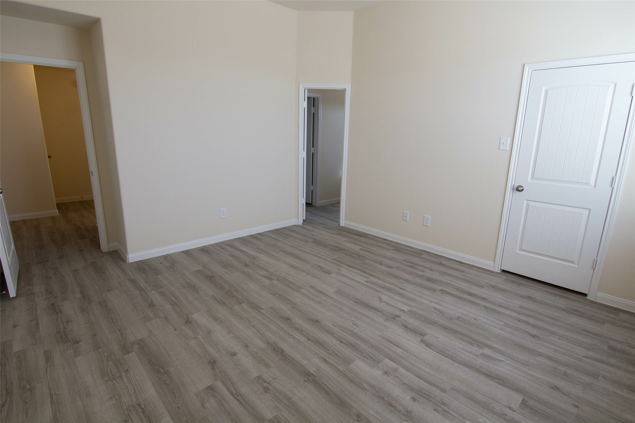 Photos may be representative of the floor plan and not the exact home. Finishes, layout, and features of the actual property for lease may vary.