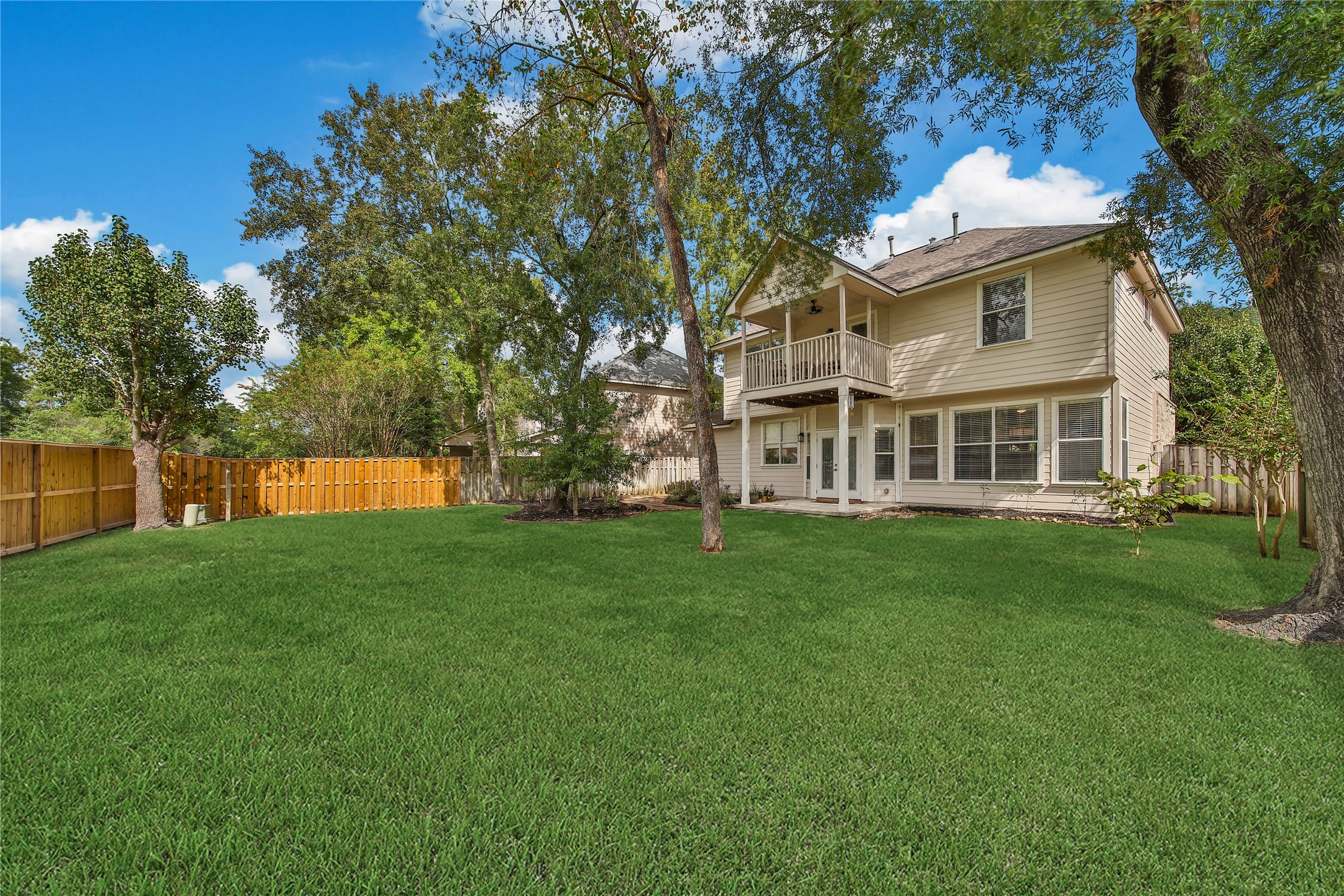 35 S Apple Springs Circle, The Woodlands, TX 77382
