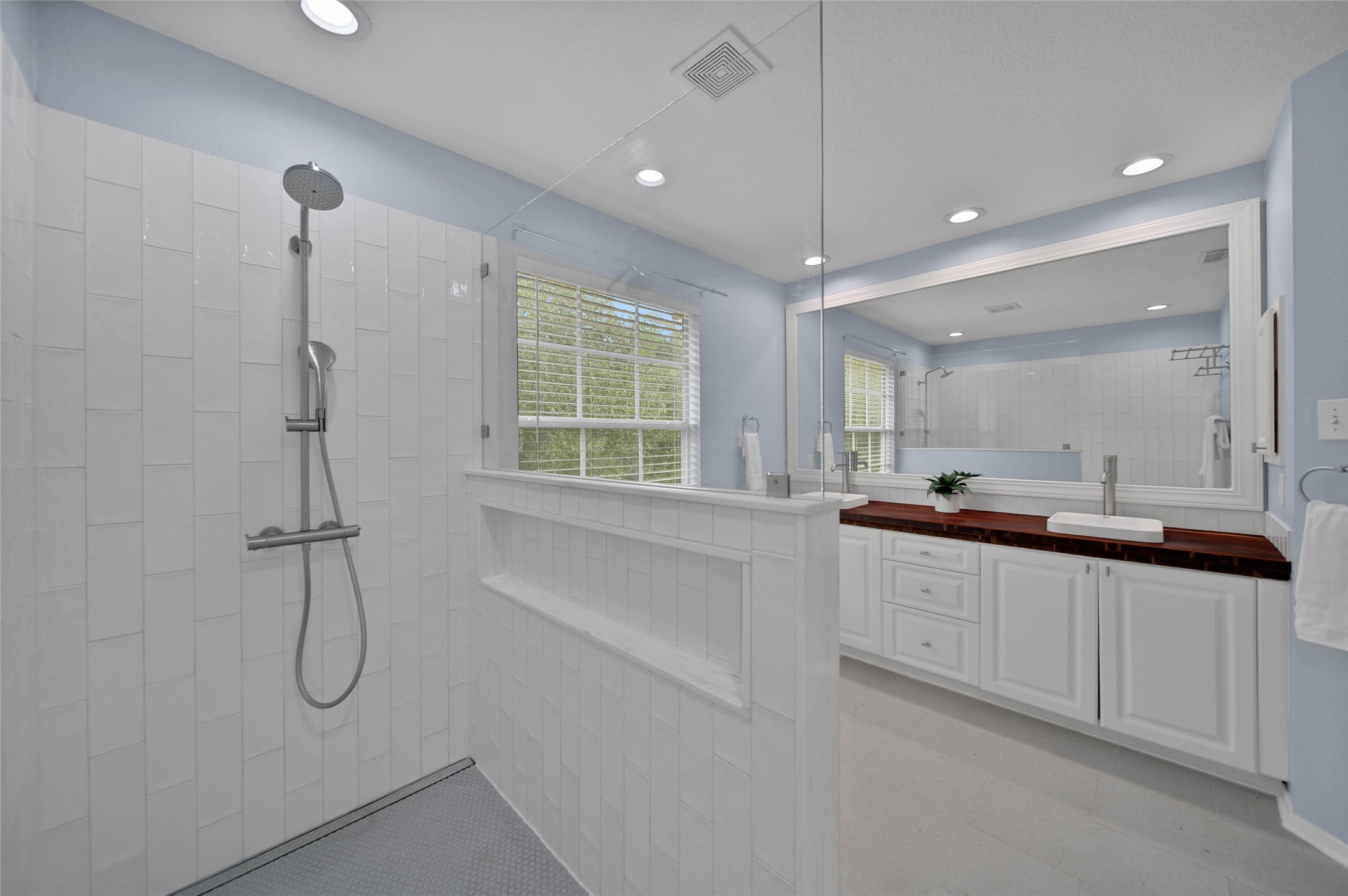 35 S Apple Springs Circle, The Woodlands, TX 77382