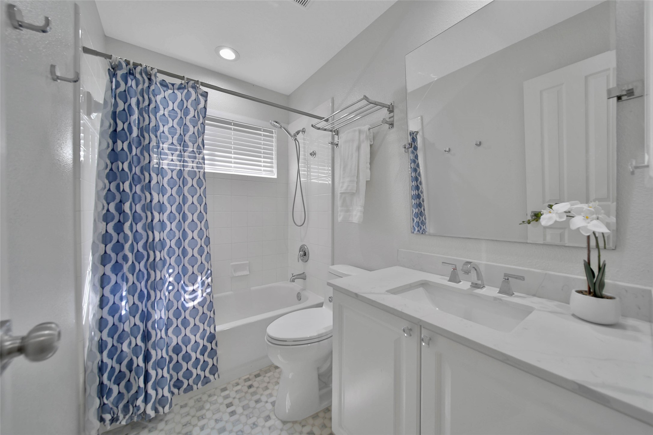 35 S Apple Springs Circle, The Woodlands, TX 77382