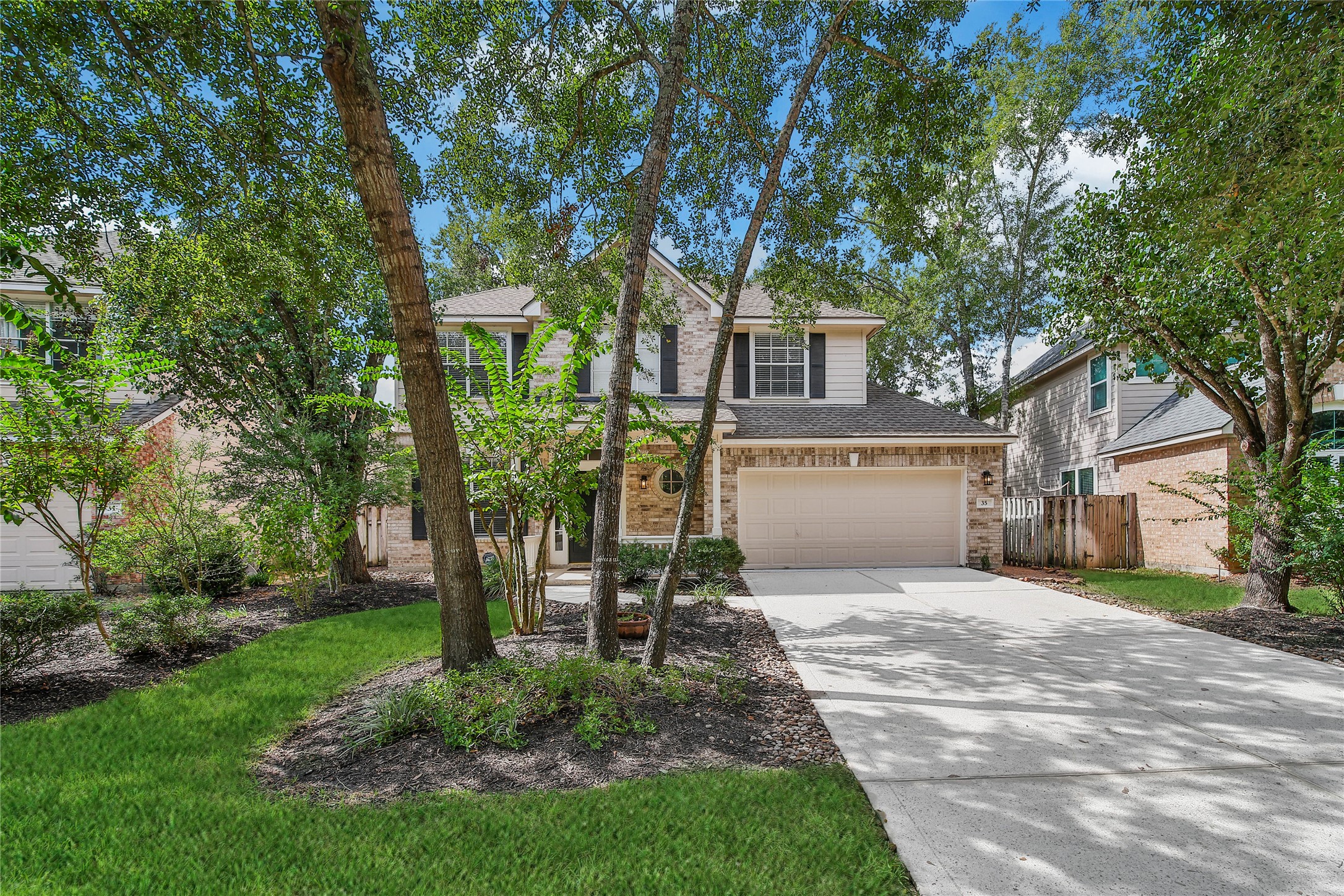 35 S Apple Springs Circle, The Woodlands, TX 77382