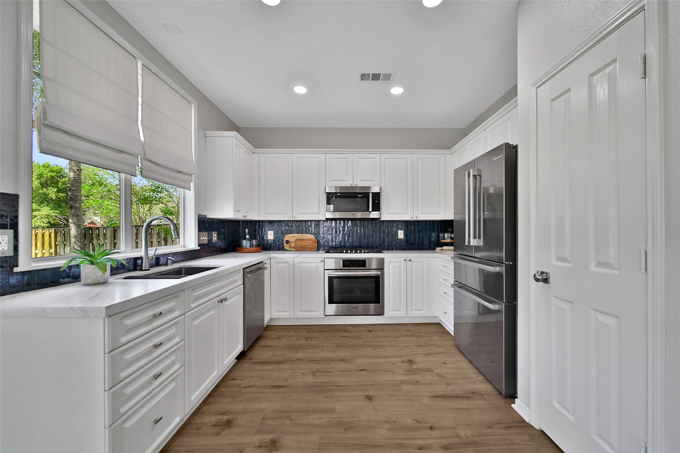 35 S Apple Springs Circle, The Woodlands, TX 77382 35 S Apple Springs Circle, The Woodlands, TX 77382