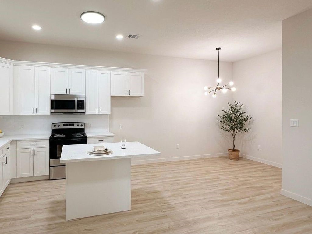 326 Clearwater Street, #D, Houston, TX 77029