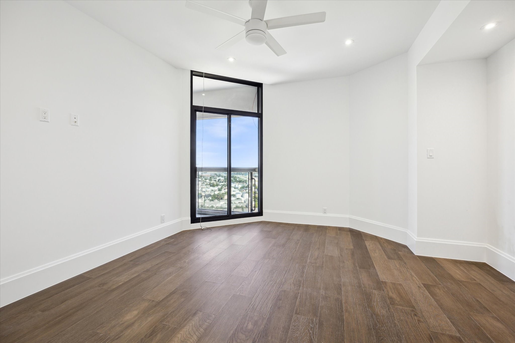 1701 Hermann Drive Drive, #27CE, Houston, TX 77004