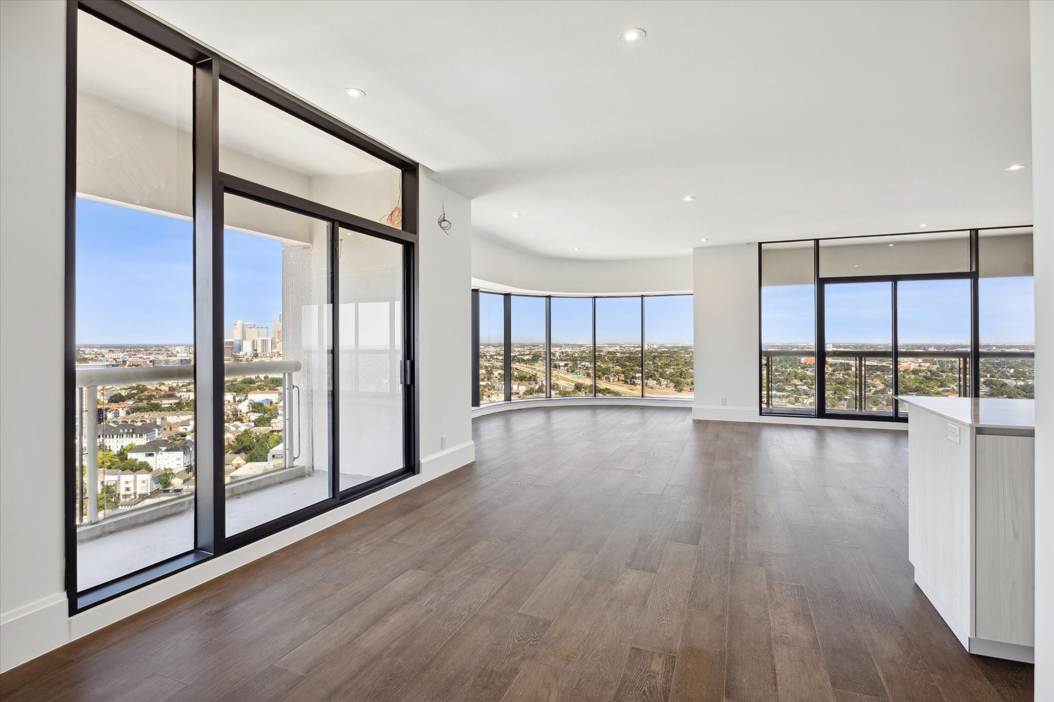 1701 Hermann Drive Drive, #27CE, Houston, TX 77004