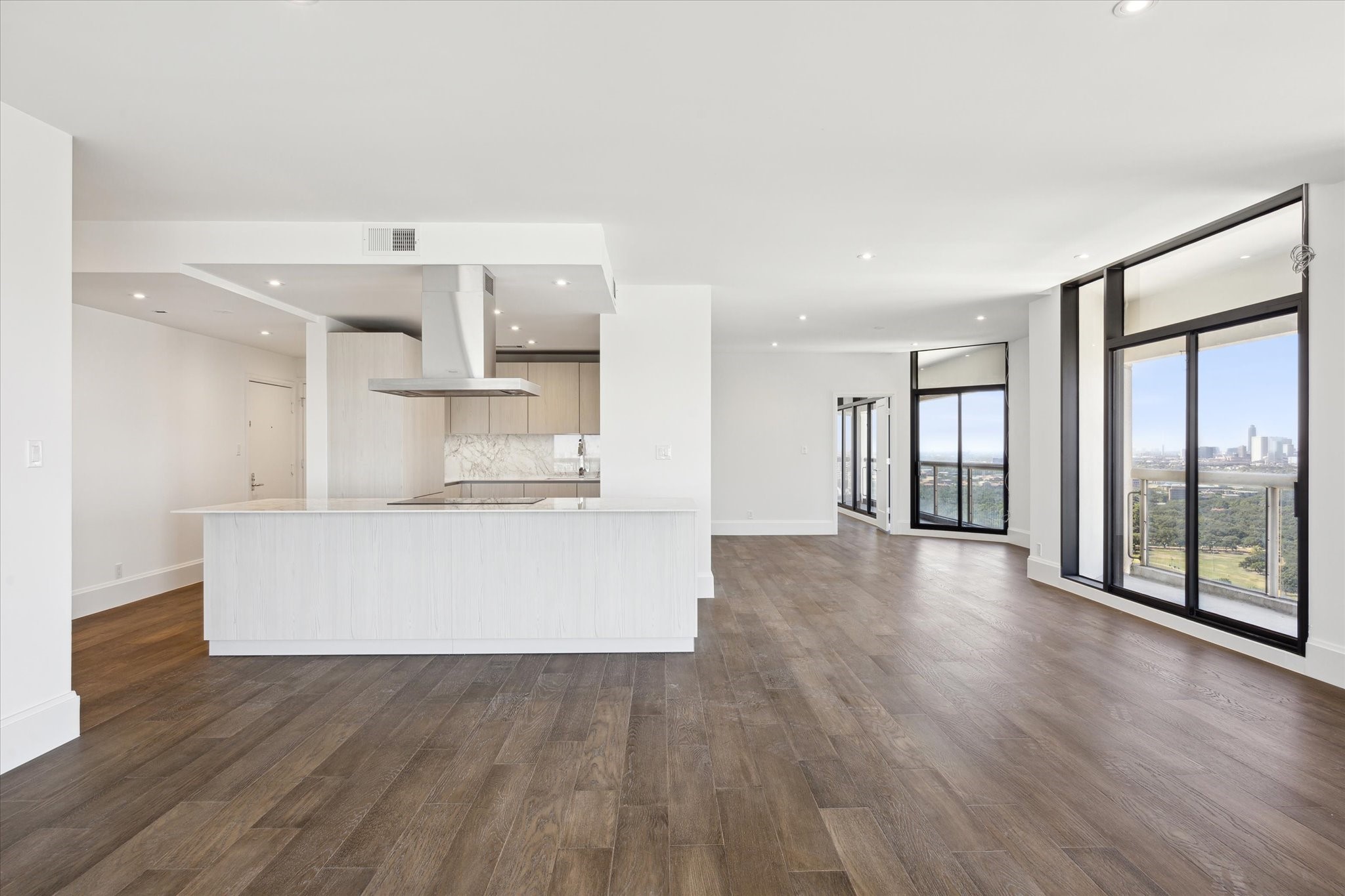 1701 Hermann Drive Drive, #27CE, Houston, TX 77004