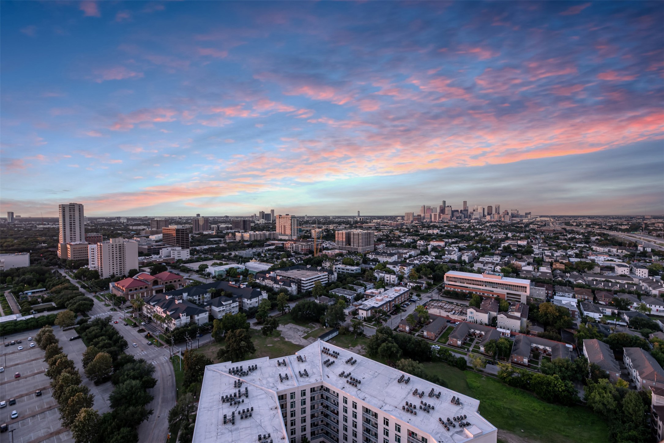 1701 Hermann Drive Drive, #27CE, Houston, TX 77004
