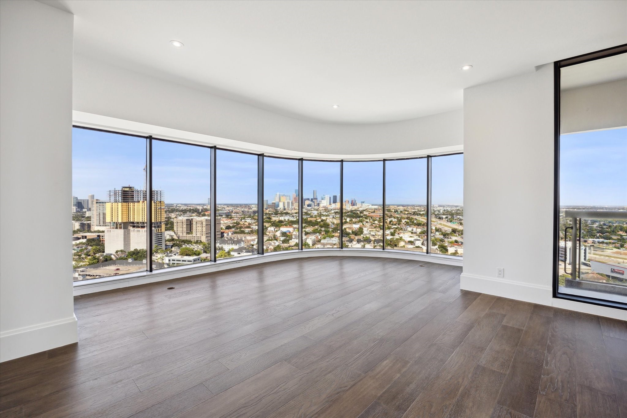 1701 Hermann Drive Drive, #27CE, Houston, TX 77004