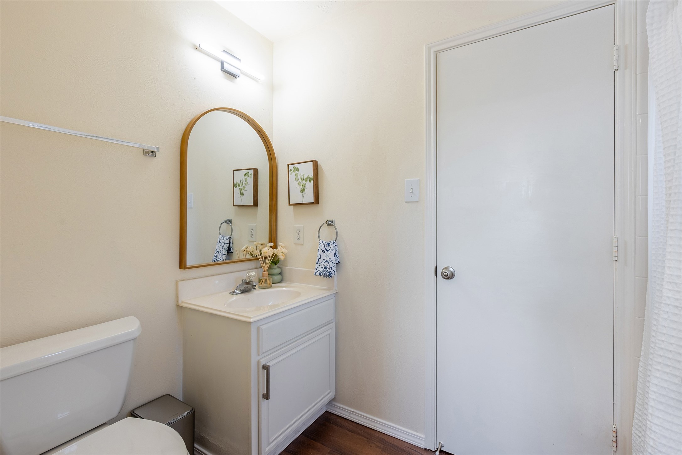 Full bathroom 3