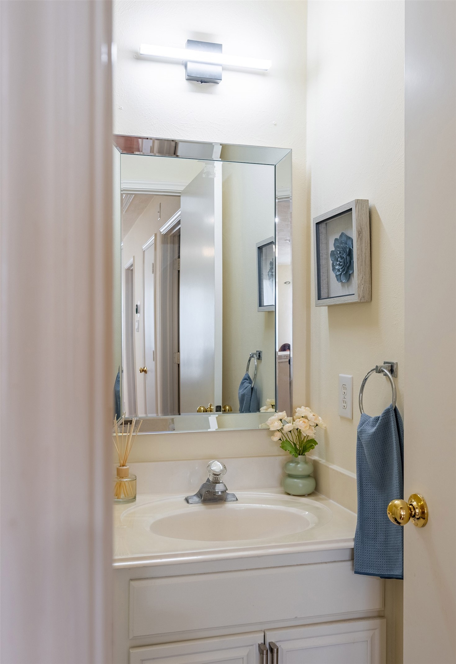 Full bathroom 2