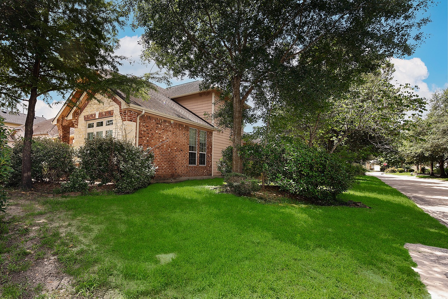 19 Patina Pines Place, The Woodlands, TX 77381