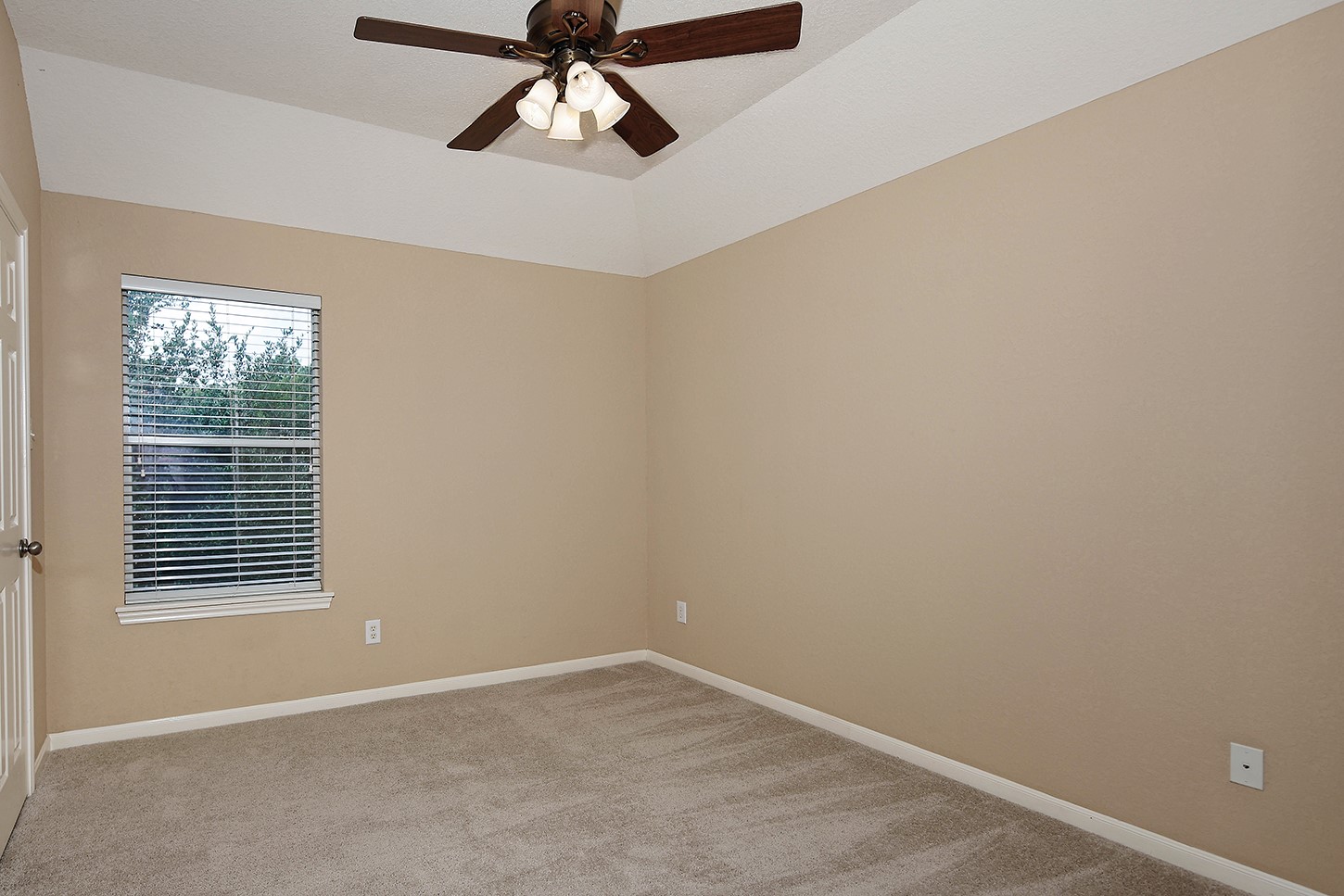 19 Patina Pines Place, The Woodlands, TX 77381