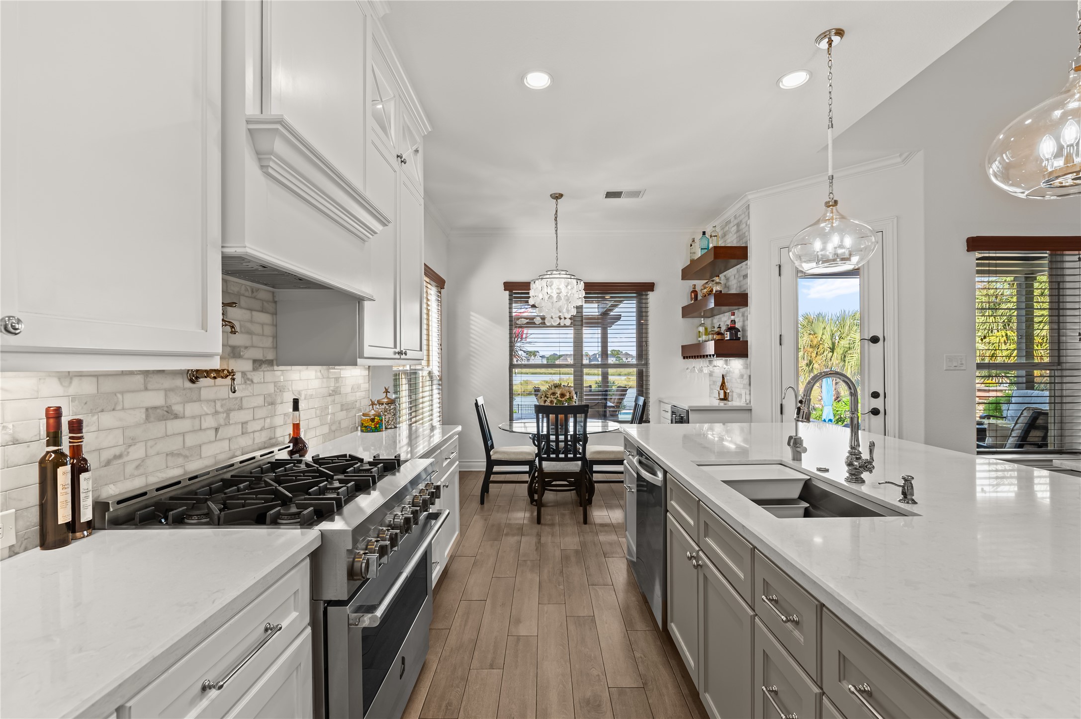 856 Signature Cove, League City, TX 77573