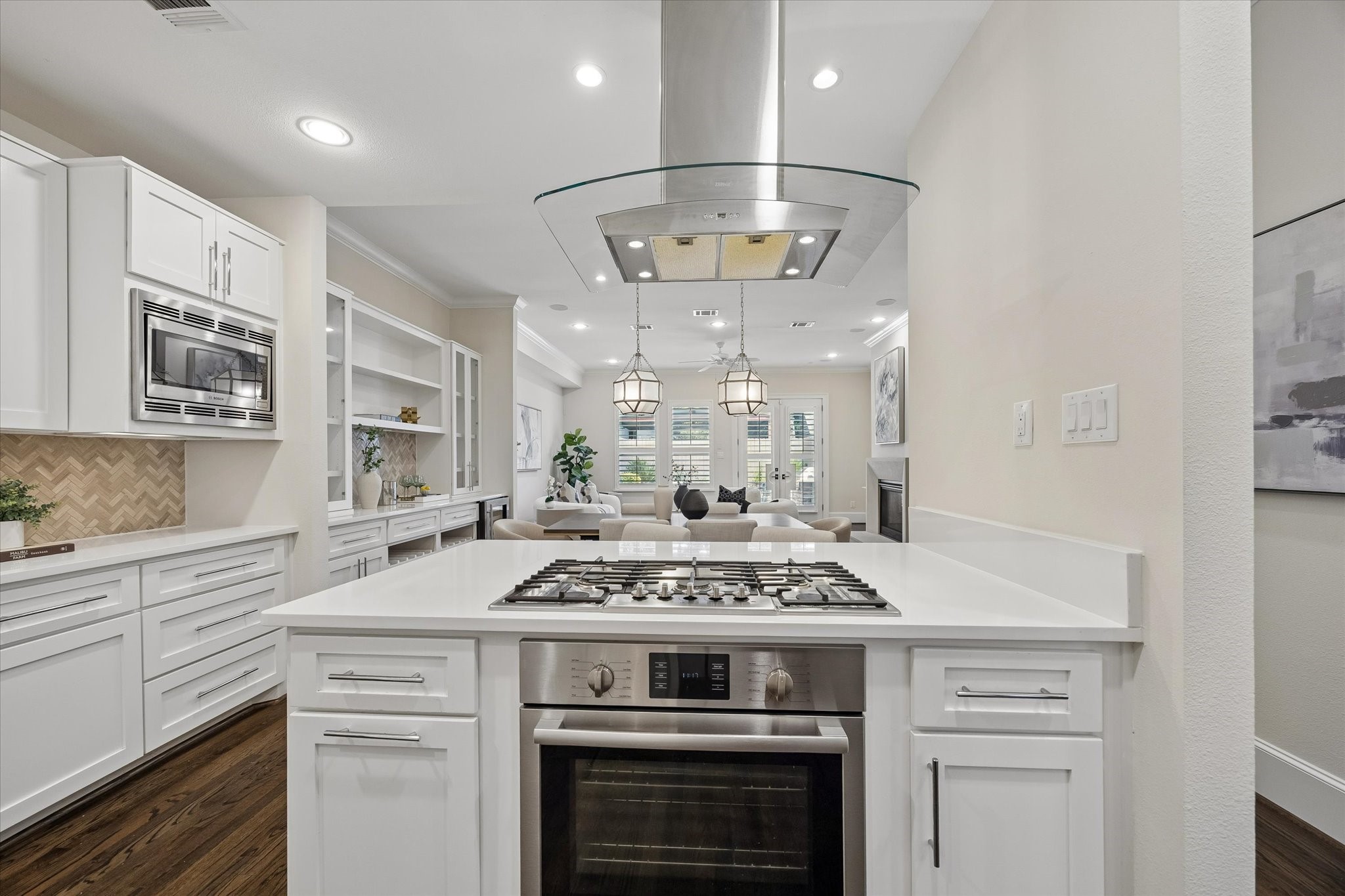 Equipped with Bosch appliances, the kitchen is designed to inspire culinary creativity and effortless meal preparation.