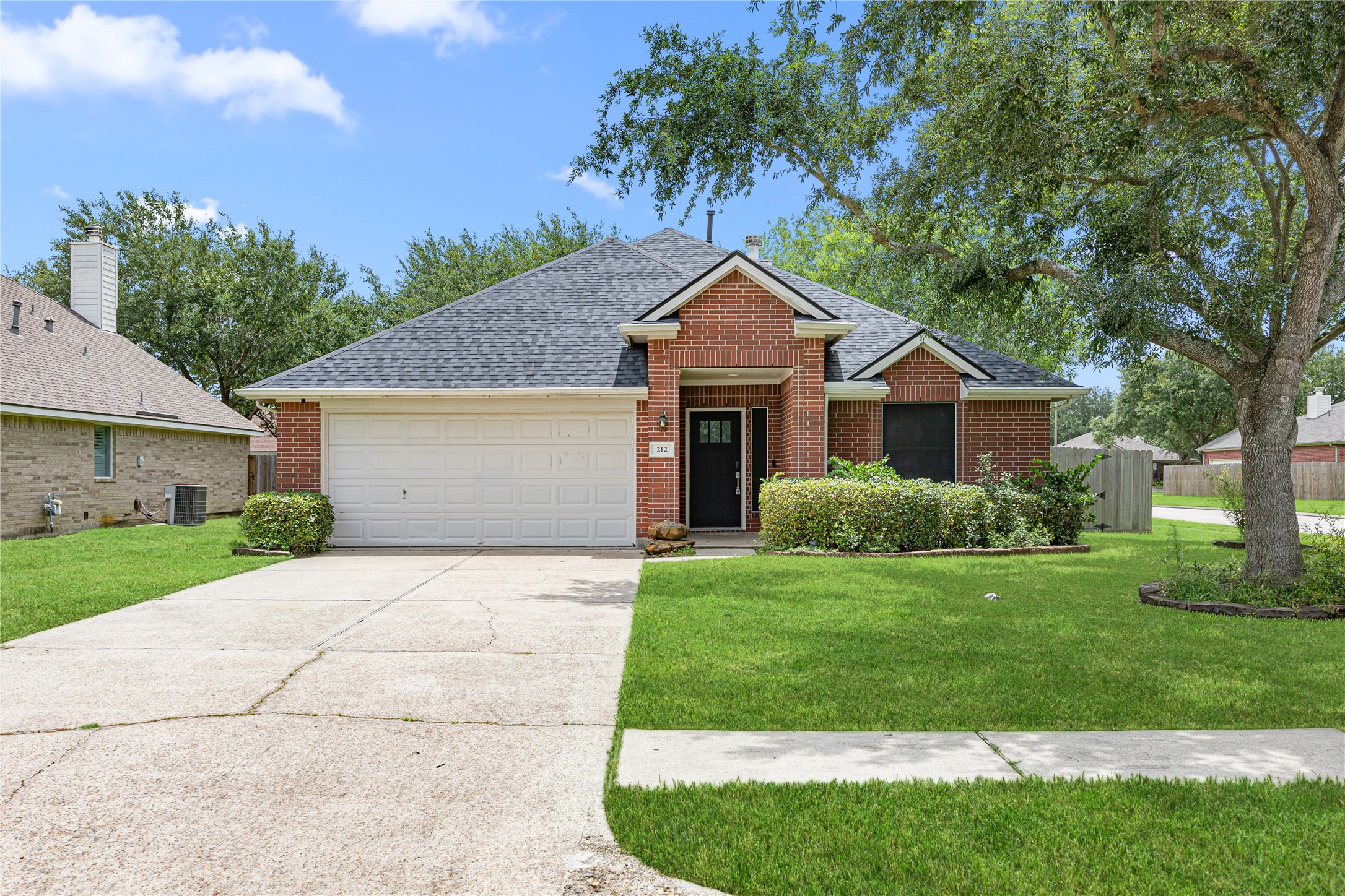 212 Silverbrook Lane, Dickinson, TX 77539 212 Silverbrook Lane, Dickinson, TX 77539