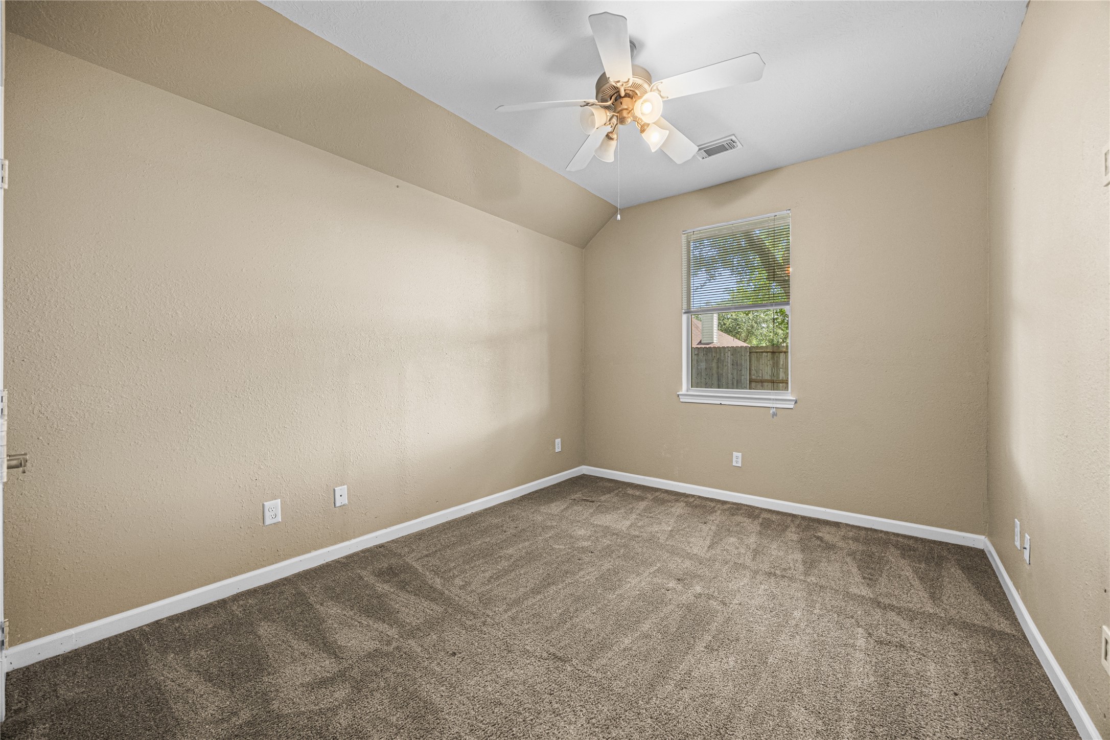 212 Silverbrook Lane, Dickinson, TX 77539