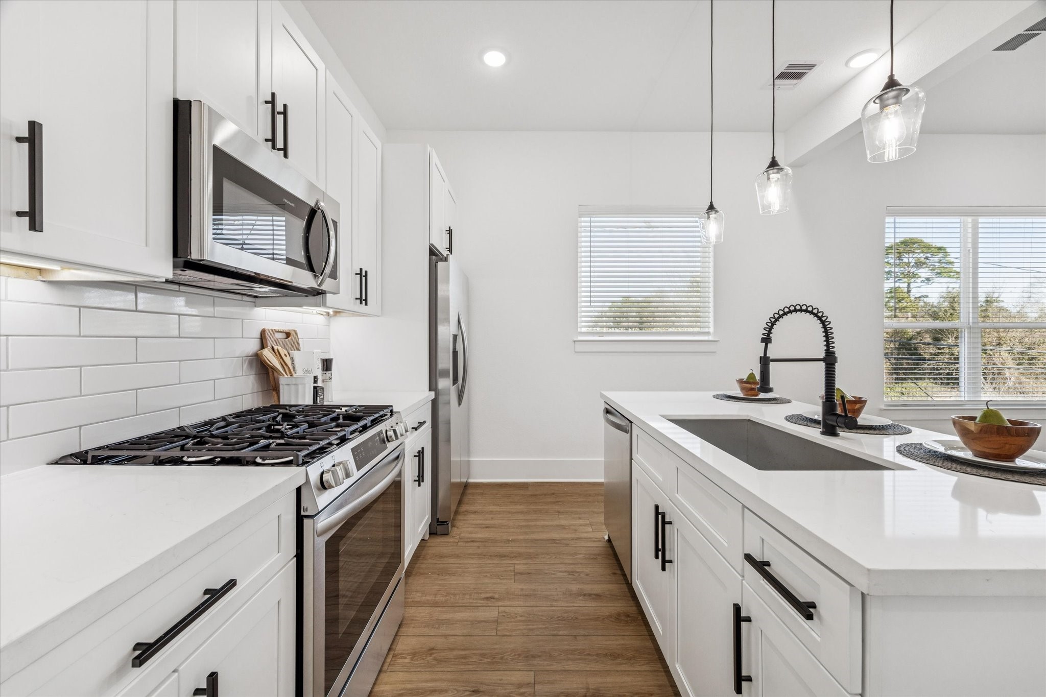 5635 Azores, Houston, TX 77091