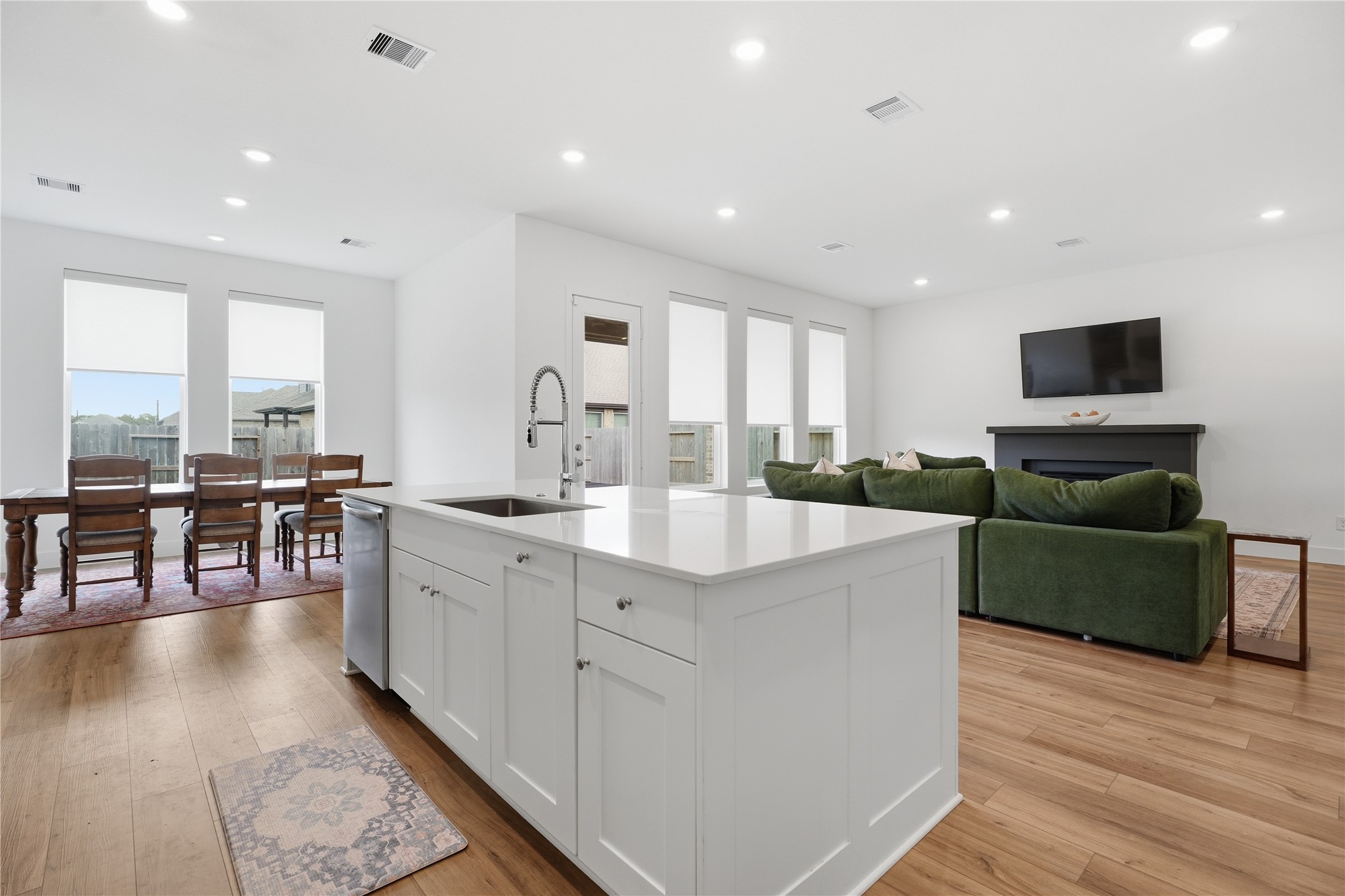3019 Shelly Bayou Court, League City, TX 77573
