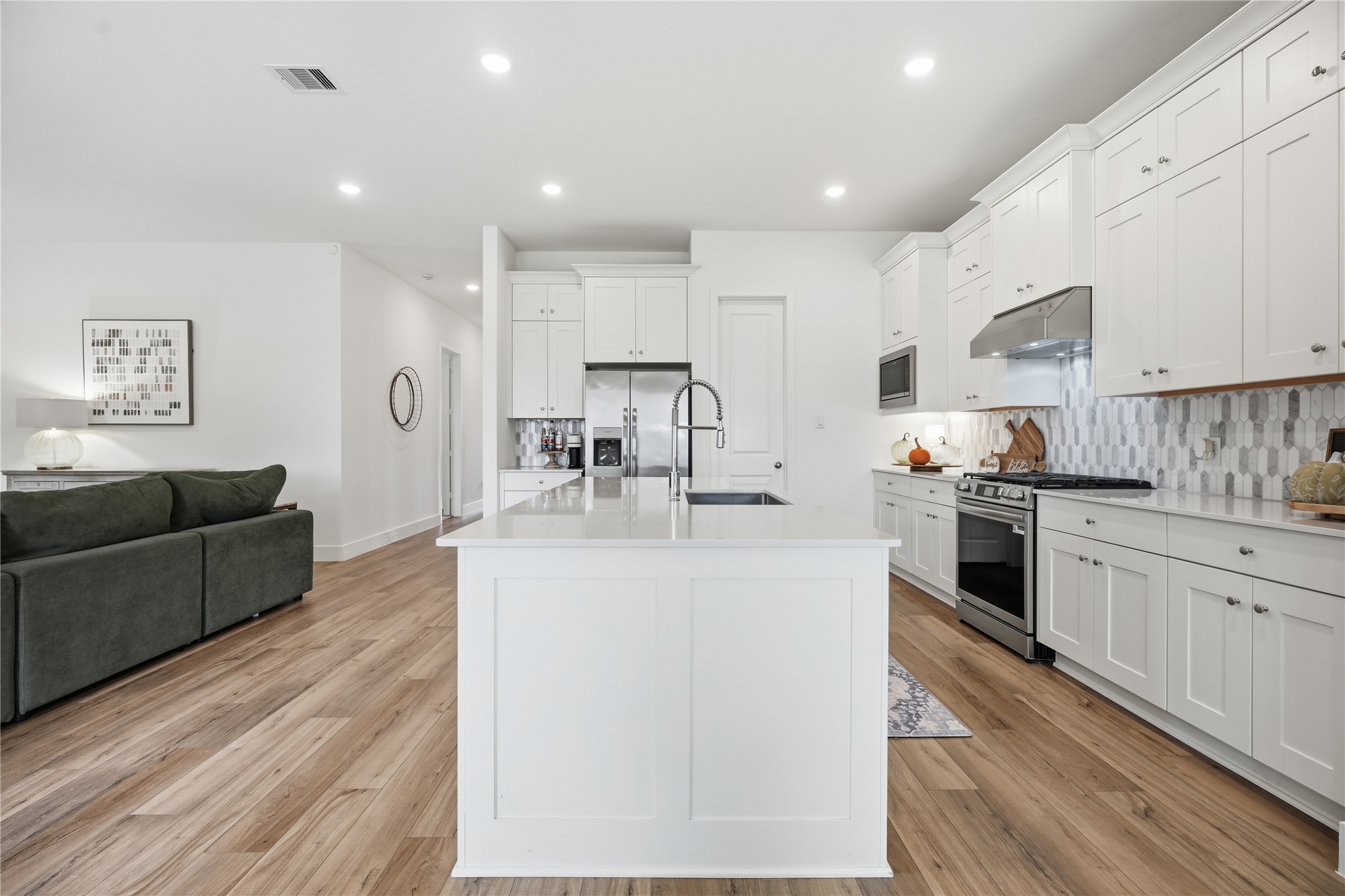 3019 Shelly Bayou Court, League City, TX 77573