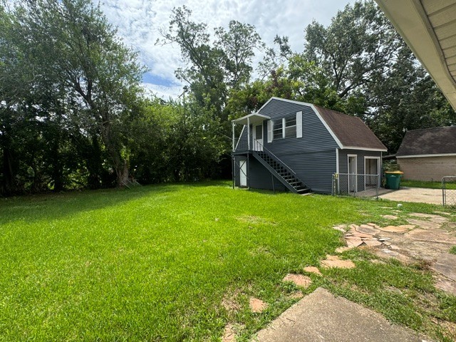 Backyard + garage/Apartment/ADU