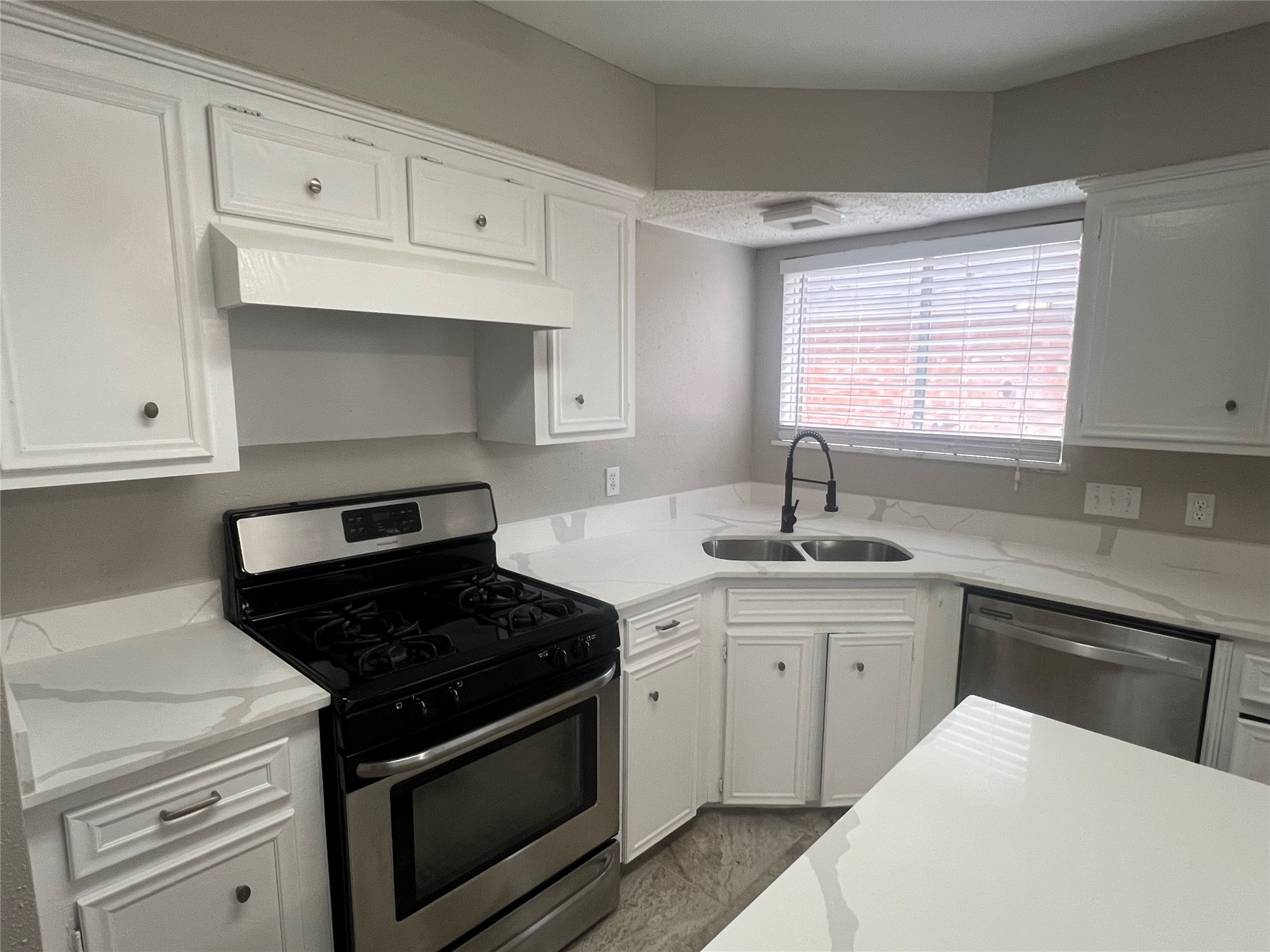 15107 Silverman Street, Houston, TX 77598