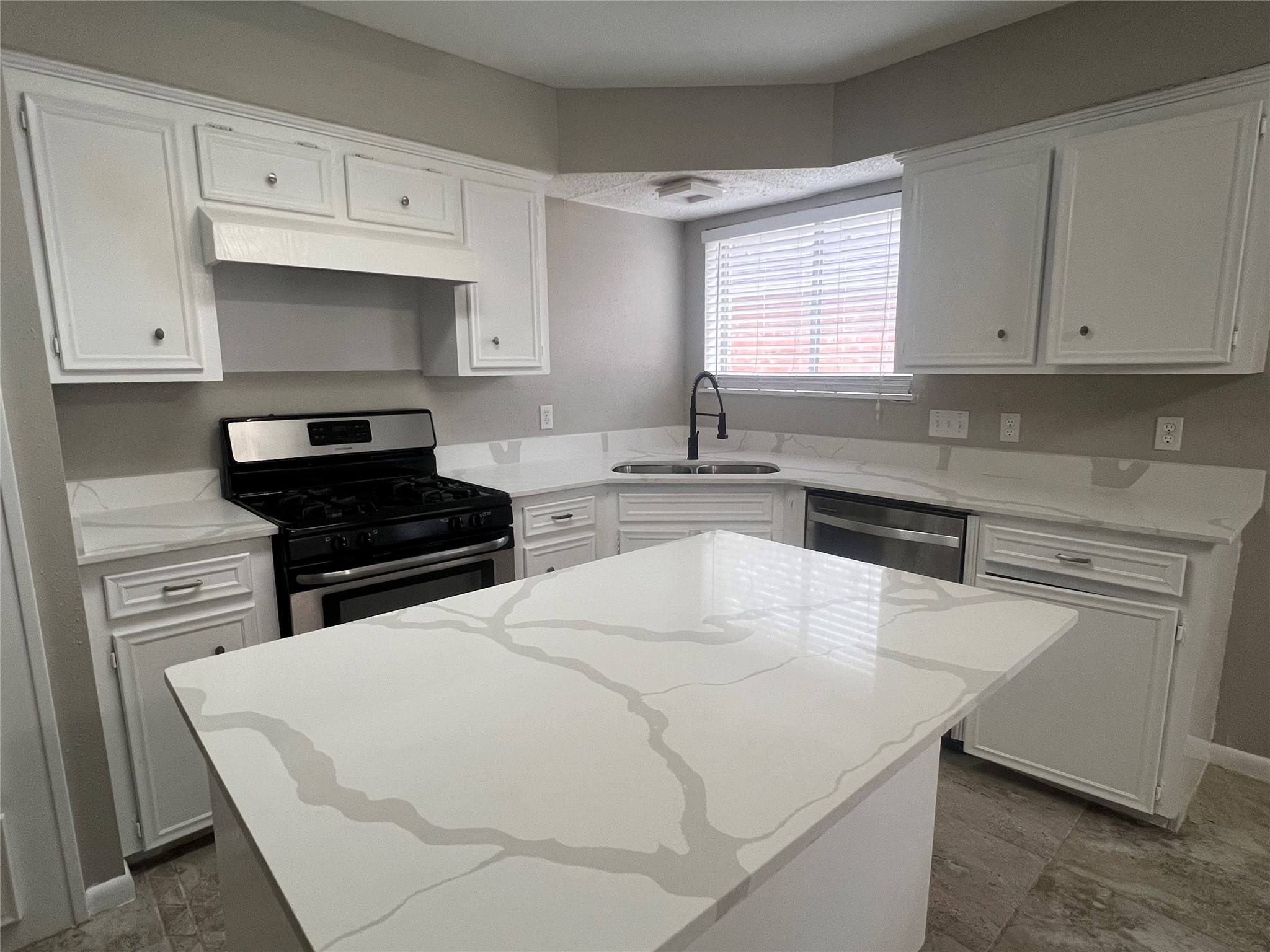 15107 Silverman Street, Houston, TX 77598